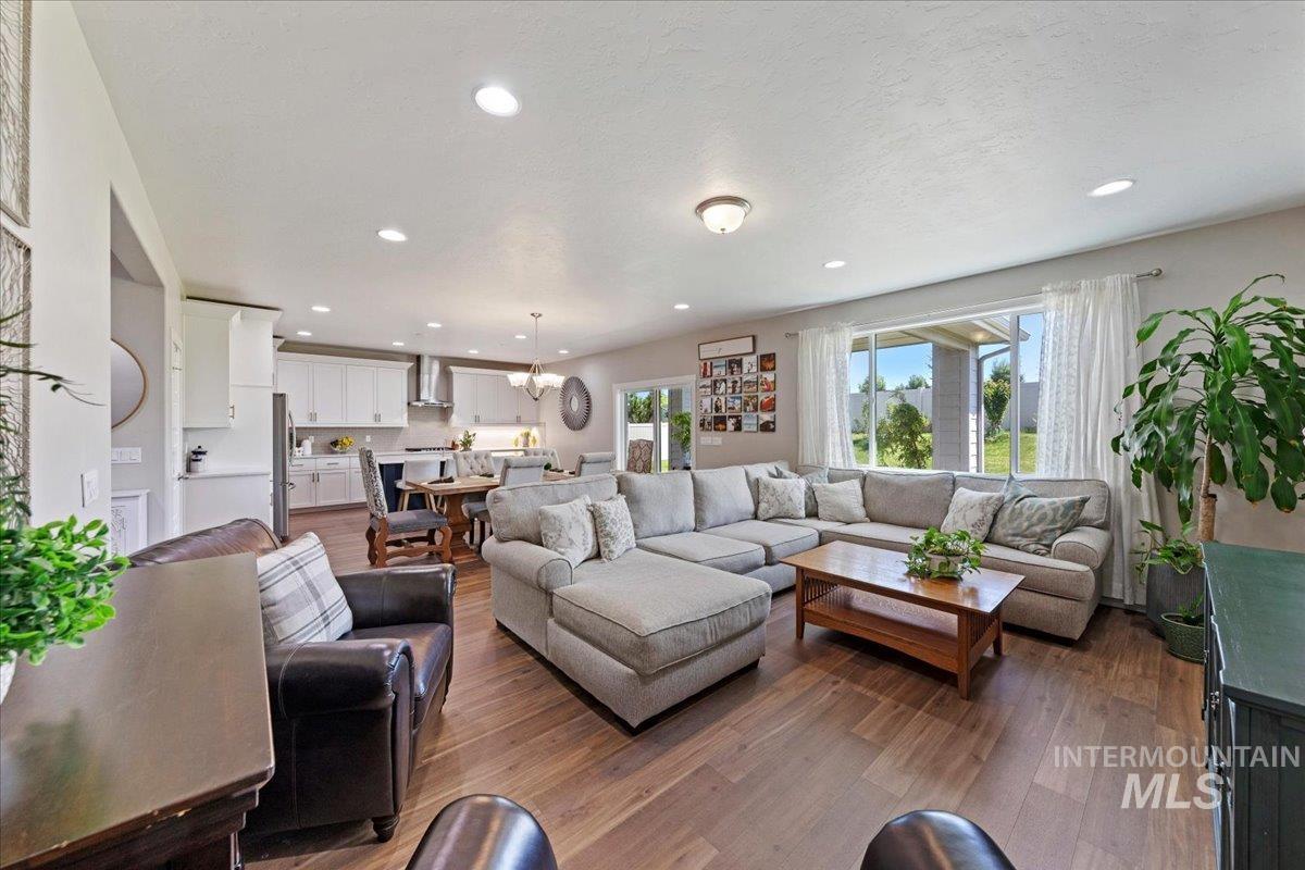 4856 N Predo Ave., Meridian, Idaho 83646, 5 Bedrooms, 3 Bathrooms, Residential For Sale, Price $598,000, 98985901