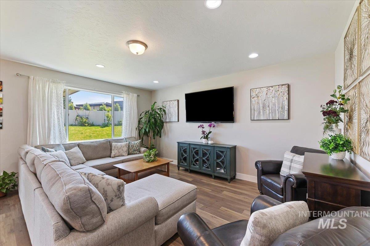 4856 N Predo Ave., Meridian, Idaho 83646, 5 Bedrooms, 3 Bathrooms, Residential For Sale, Price $598,000, 98985901