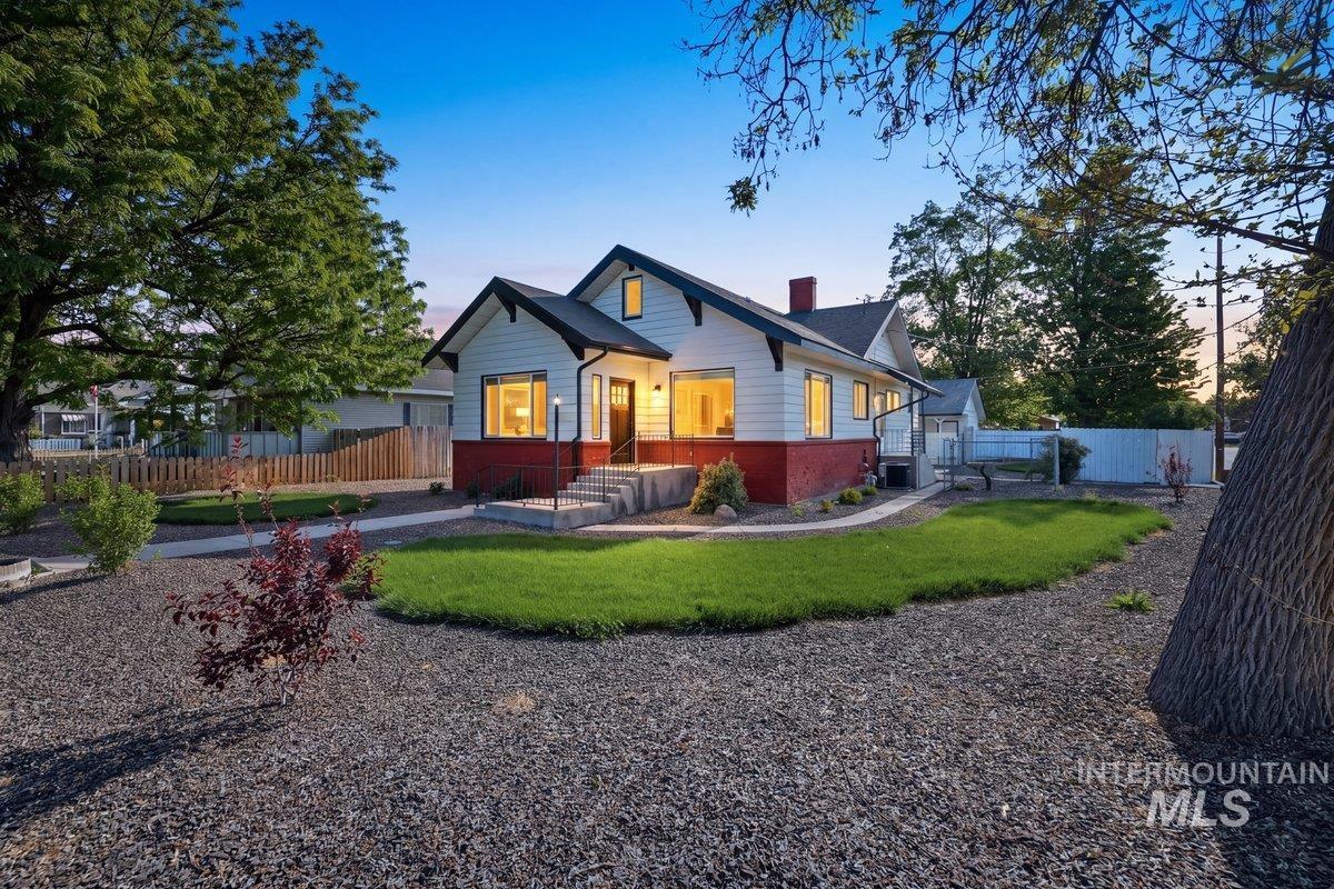 602 N 5th St, Parma, Idaho 83660, 5 Bedrooms, 3 Bathrooms, Residential For Sale, Price $449,000,MLS 98985902