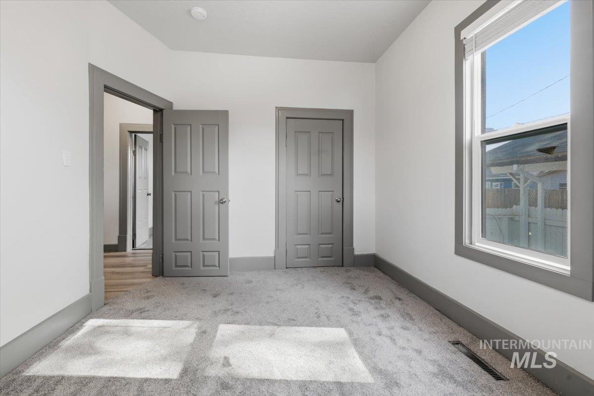 602 N 5th St, Parma, Idaho 83660, 5 Bedrooms, 3 Bathrooms, Residential For Sale, Price $449,000, 98985902