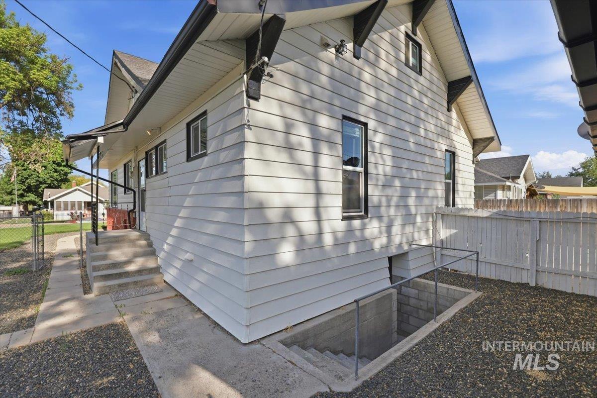 602 N 5th St, Parma, Idaho 83660, 5 Bedrooms, 3 Bathrooms, Residential For Sale, Price $449,000, 98985902