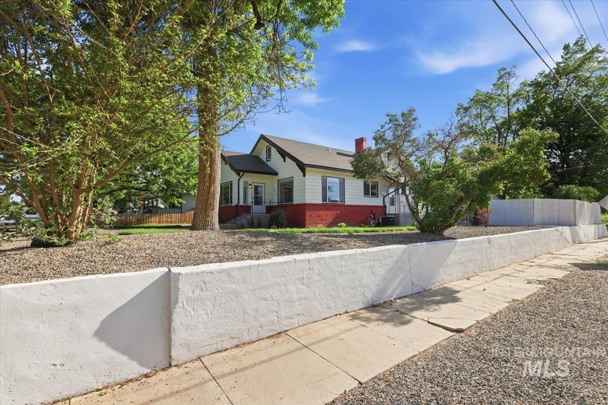 602 N 5th St, Parma, Idaho 83660, 5 Bedrooms, 3 Bathrooms, Residential For Sale, Price $449,000, 98985902