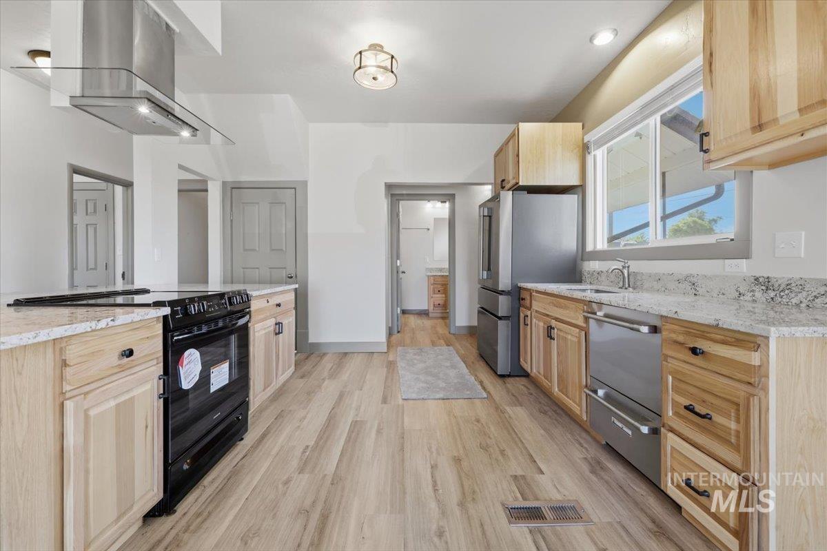 602 N 5th St, Parma, Idaho 83660, 5 Bedrooms, 3 Bathrooms, Residential For Sale, Price $449,000, 98985902