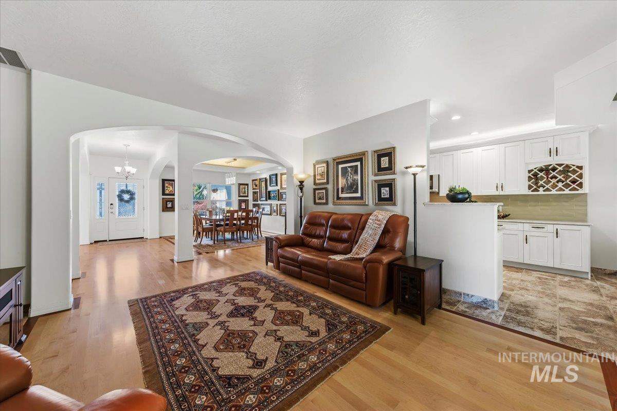 11820 W Dallan Dr, Boise, Idaho 83713, 4 Bedrooms, 2 Bathrooms, Residential For Sale, Price $637,500, 98985911