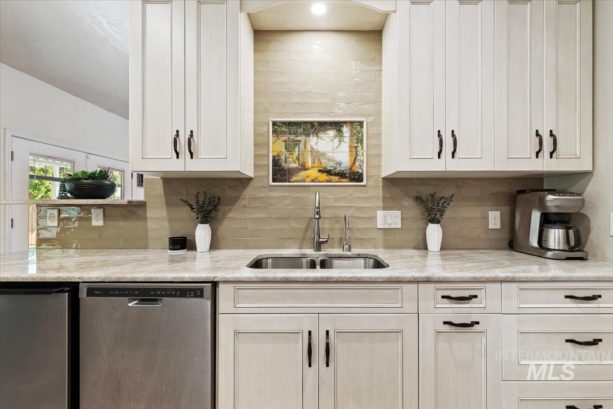 11820 W Dallan Dr, Boise, Idaho 83713, 4 Bedrooms, 2 Bathrooms, Residential For Sale, Price $637,500, 98985911