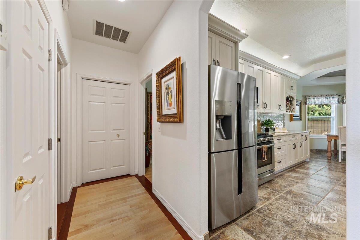 11820 W Dallan Dr, Boise, Idaho 83713, 4 Bedrooms, 2 Bathrooms, Residential For Sale, Price $637,500, 98985911
