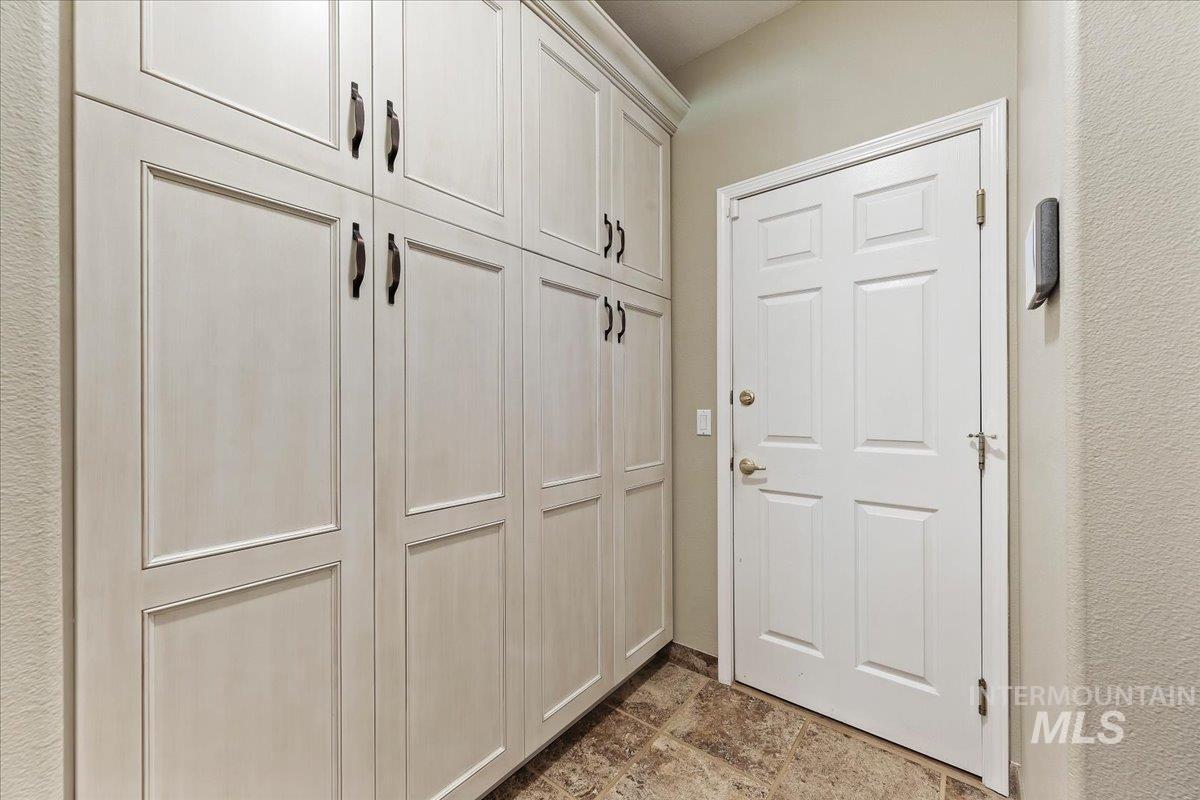 11820 W Dallan Dr, Boise, Idaho 83713, 4 Bedrooms, 2 Bathrooms, Residential For Sale, Price $637,500, 98985911