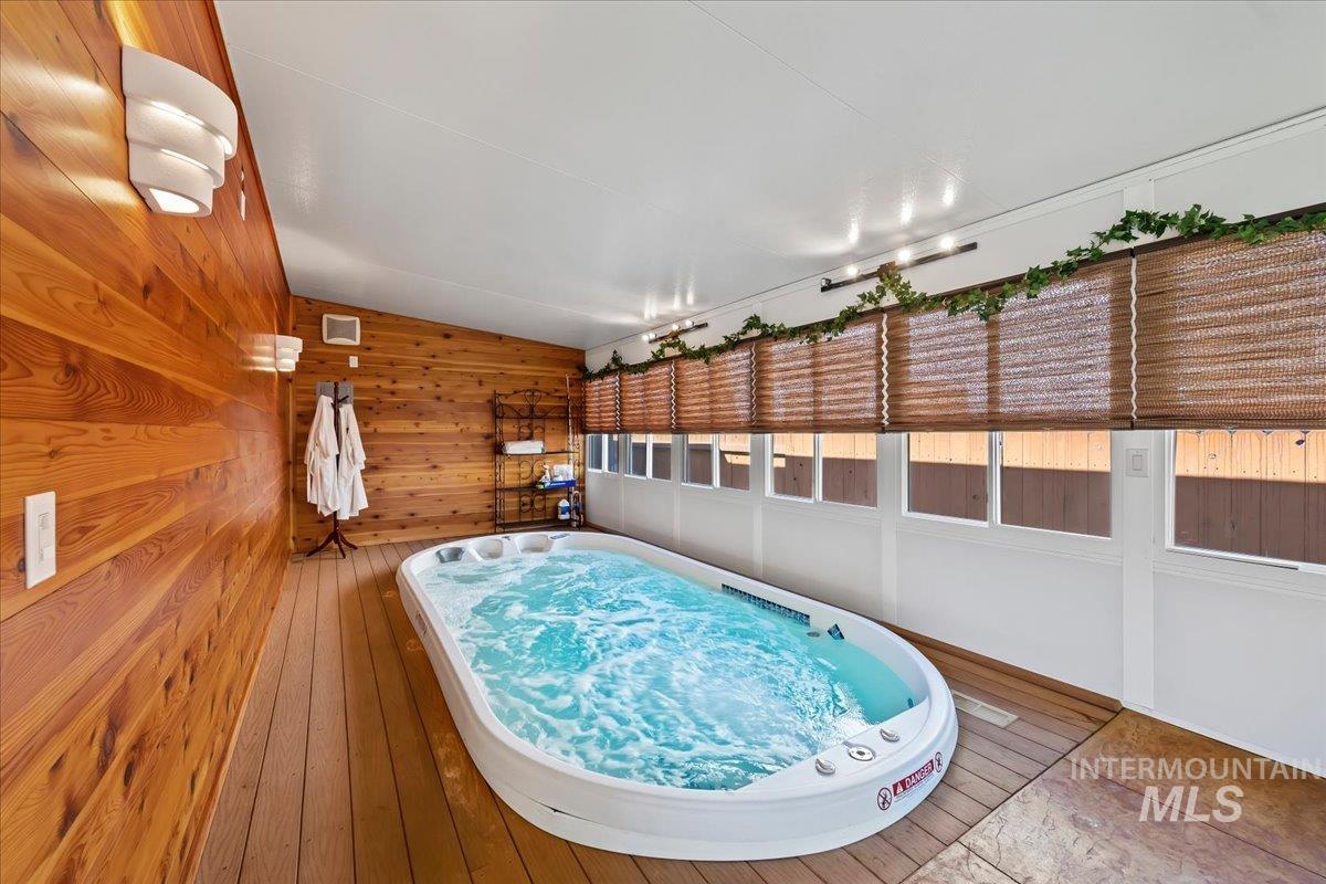 11820 W Dallan Dr, Boise, Idaho 83713, 4 Bedrooms, 2 Bathrooms, Residential For Sale, Price $637,500, 98985911