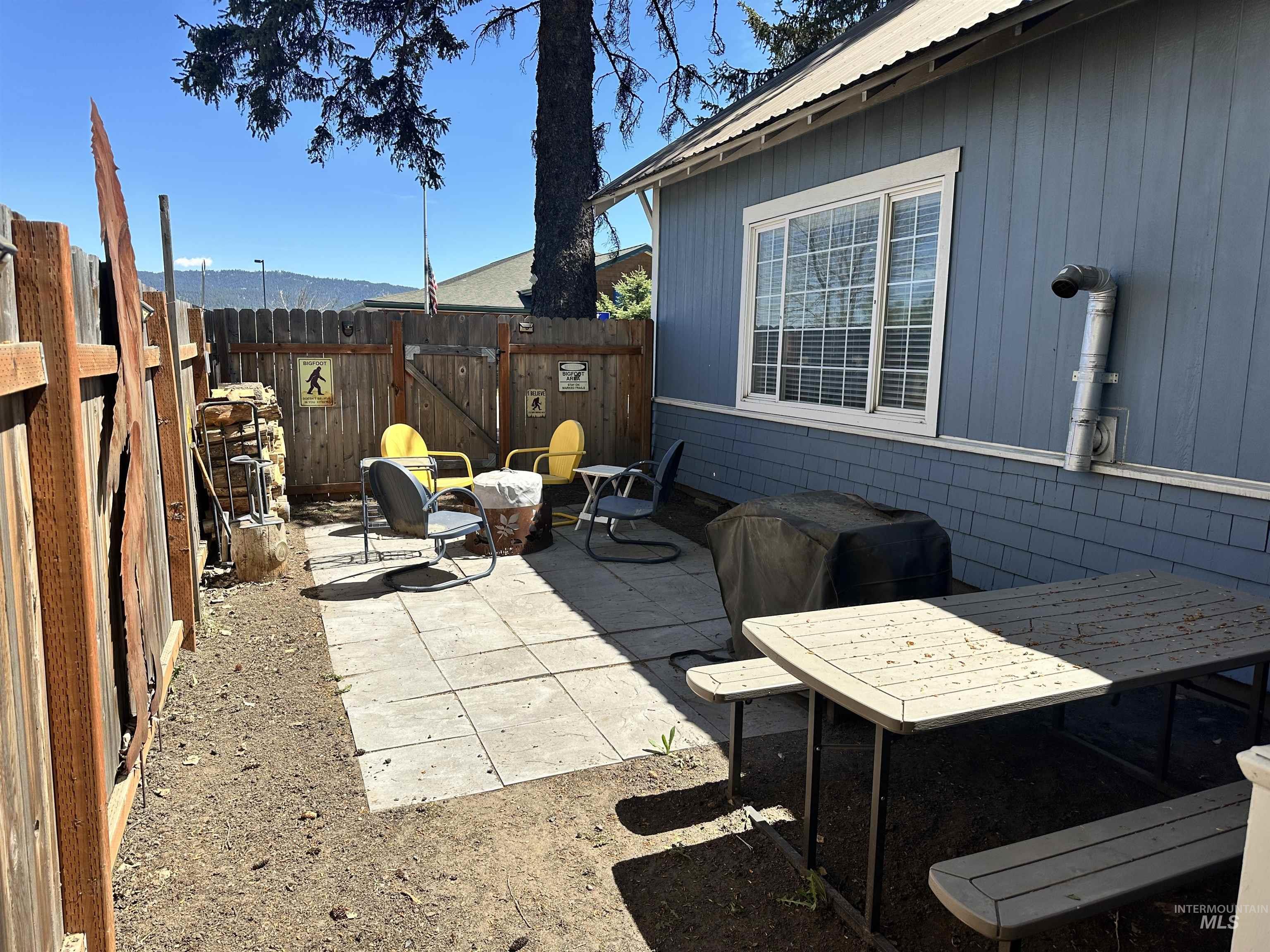 209 S Front St., Cascade, Idaho 83611, 4 Bedrooms, 3 Bathrooms, Residential For Sale, Price $540,000, 98985913