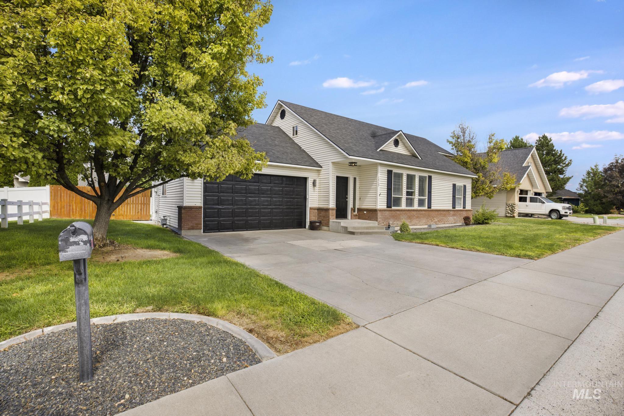 1963 Julie Lane, Twin Falls, Idaho 83301, 4 Bedrooms, 2 Bathrooms, Residential For Sale, Price $441,500,MLS 98985914