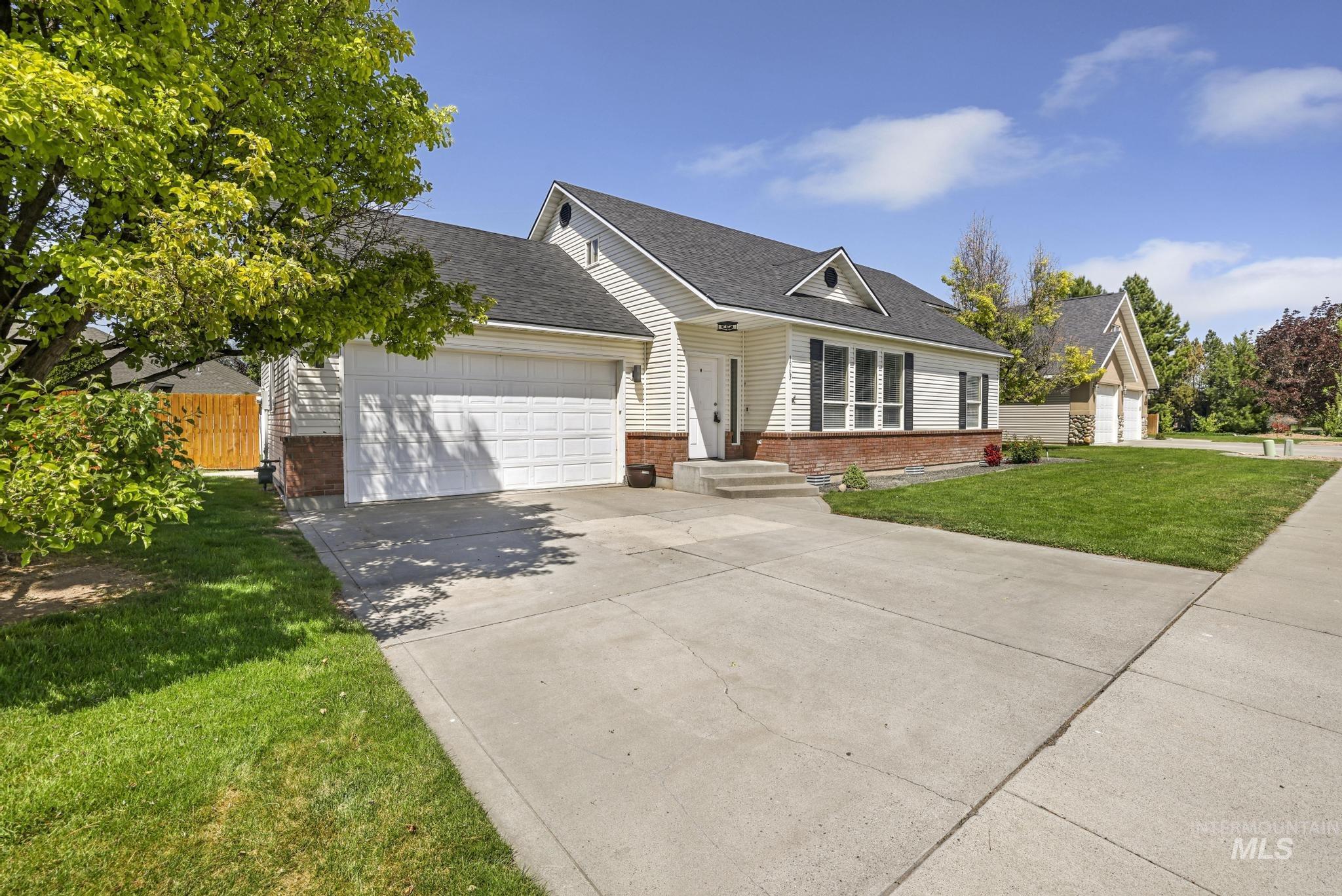 1963 Julie Lane, Twin Falls, Idaho 83301, 4 Bedrooms, 2 Bathrooms, Residential For Sale, Price $459,500, 98985914