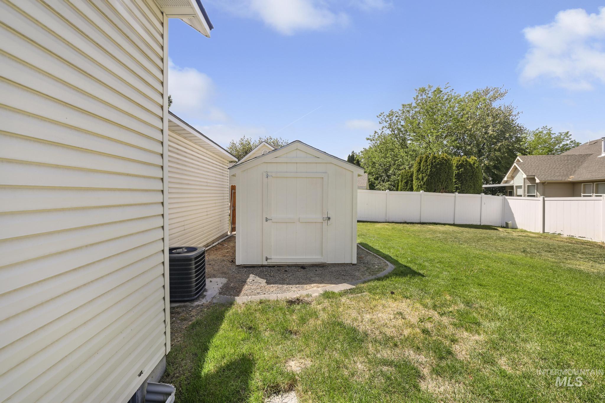 1963 Julie Lane, Twin Falls, Idaho 83301, 4 Bedrooms, 2 Bathrooms, Residential For Sale, Price $459,500, 98985914