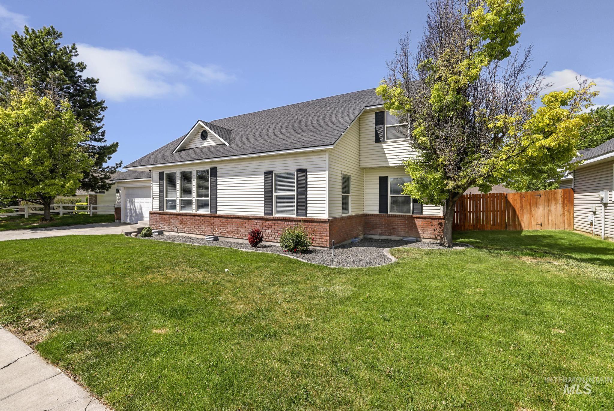 1963 Julie Lane, Twin Falls, Idaho 83301, 4 Bedrooms, 2 Bathrooms, Residential For Sale, Price $459,500, 98985914