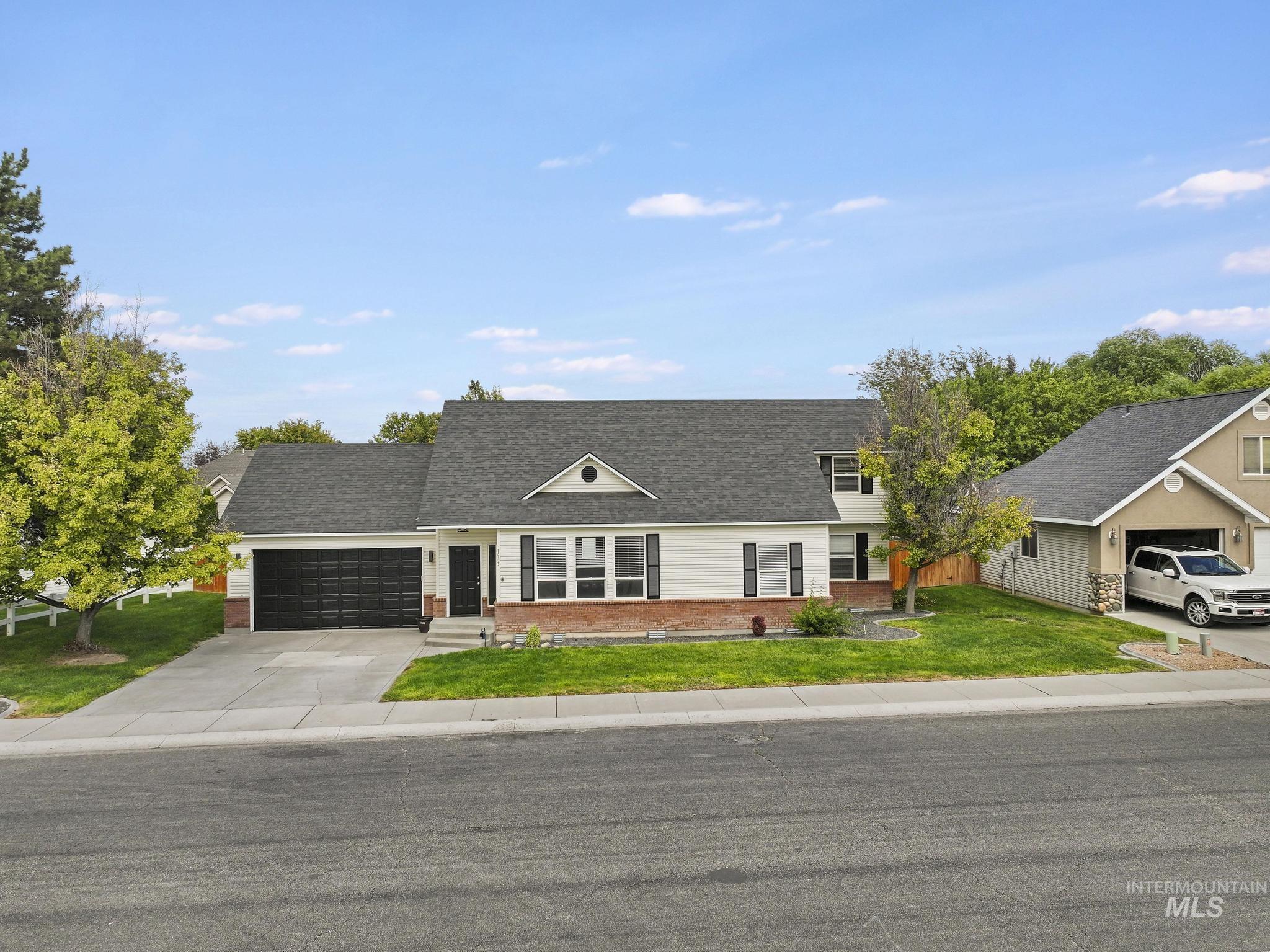 1963 Julie Lane, Twin Falls, Idaho 83301, 4 Bedrooms, 2 Bathrooms, Residential For Sale, Price $441,500,MLS 98985914
