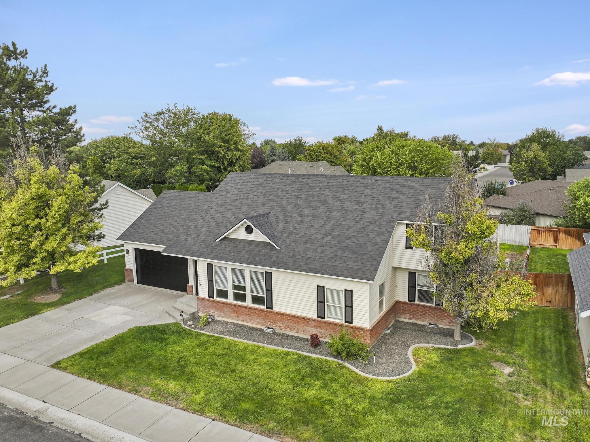 1963 Julie Lane, Twin Falls, Idaho 83301, 4 Bedrooms, 2 Bathrooms, Residential For Sale, Price $441,500,MLS 98985914