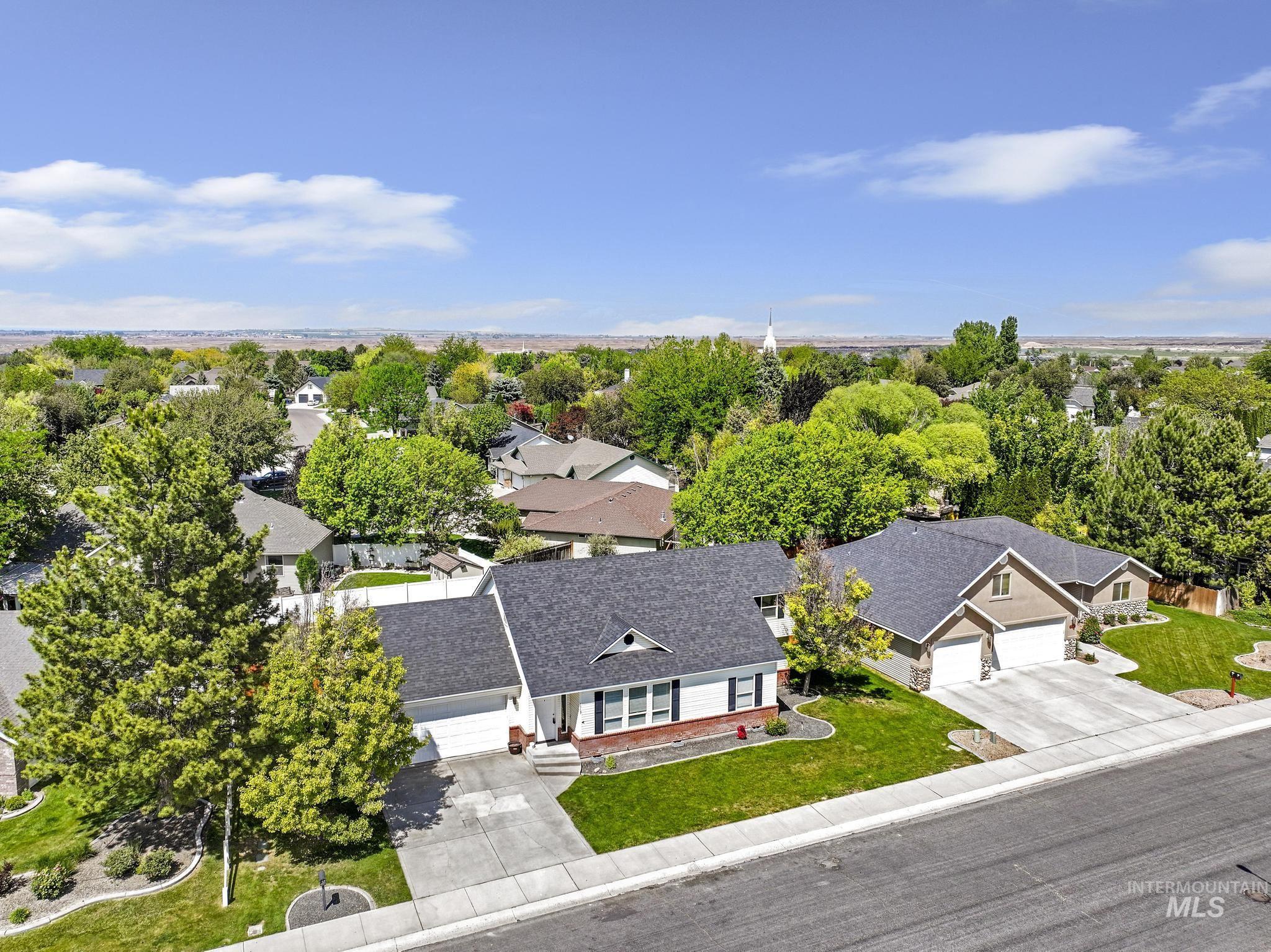 1963 Julie Lane, Twin Falls, Idaho 83301, 4 Bedrooms, 2 Bathrooms, Residential For Sale, Price $459,500, 98985914