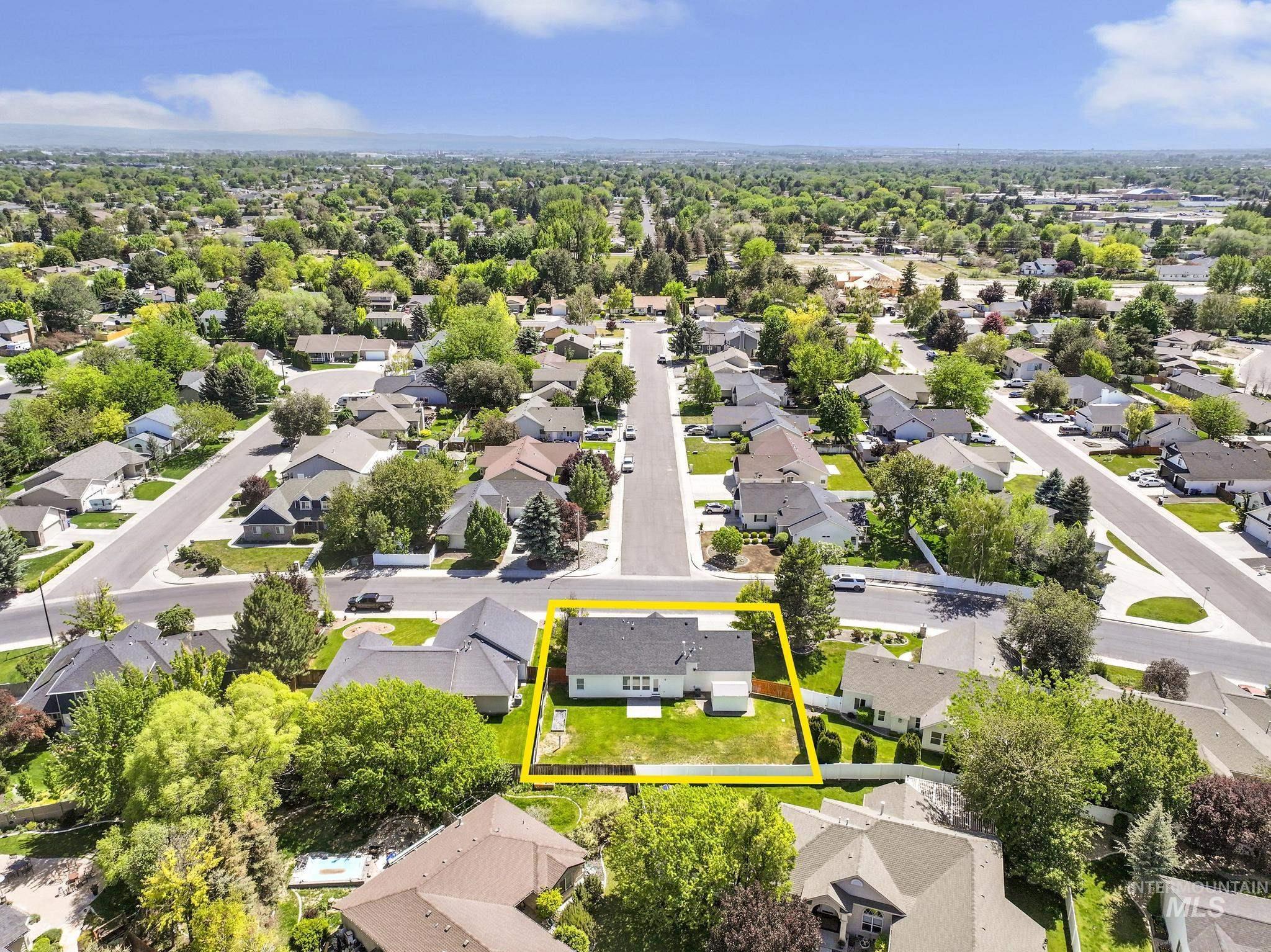 1963 Julie Lane, Twin Falls, Idaho 83301, 4 Bedrooms, 2 Bathrooms, Residential For Sale, Price $459,500, 98985914