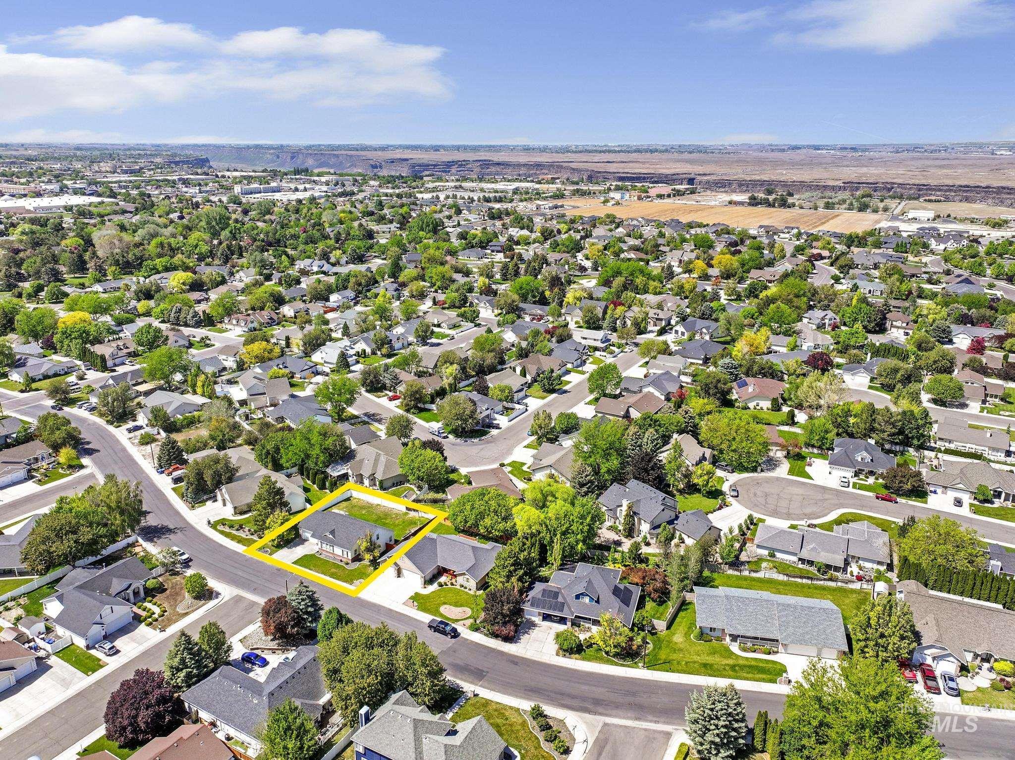 1963 Julie Lane, Twin Falls, Idaho 83301, 4 Bedrooms, 2 Bathrooms, Residential For Sale, Price $459,500, 98985914