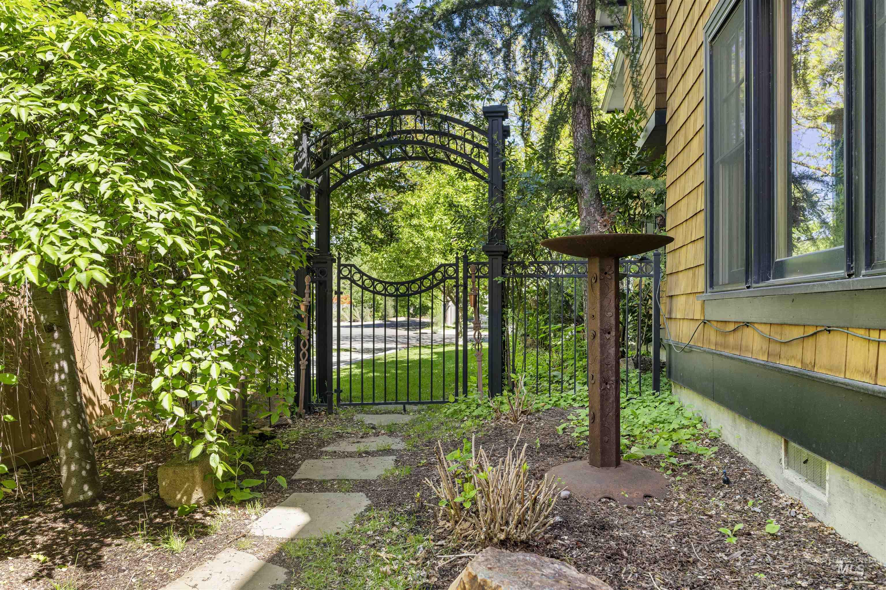1319 N 6th Street, Boise, Idaho 83702-4314, 4 Bedrooms, 2.5 Bathrooms, Residential For Sale, Price $1,350,000, 98985915