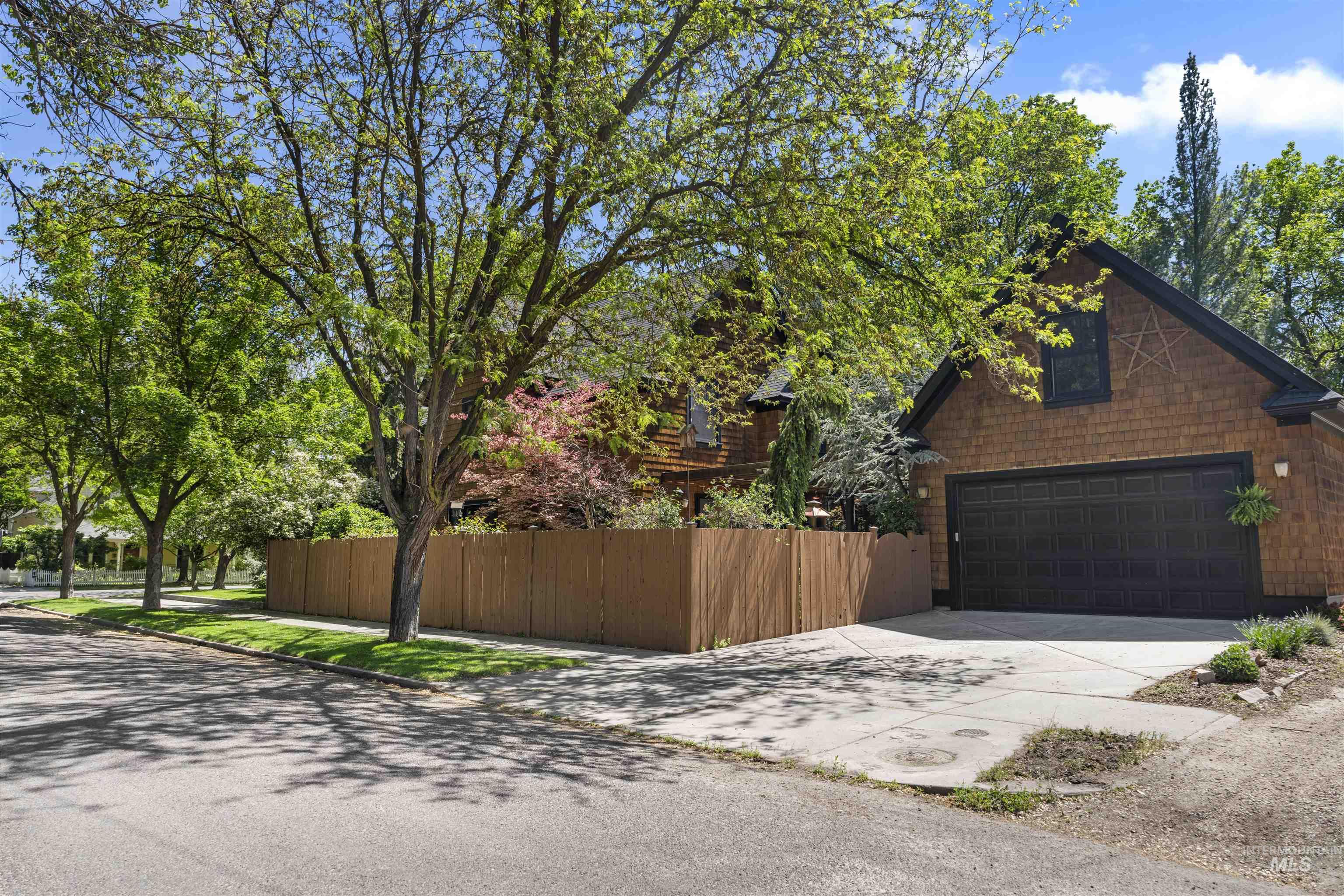 1319 N 6th Street, Boise, Idaho 83702-4314, 4 Bedrooms, 2.5 Bathrooms, Residential For Sale, Price $1,350,000, 98985915