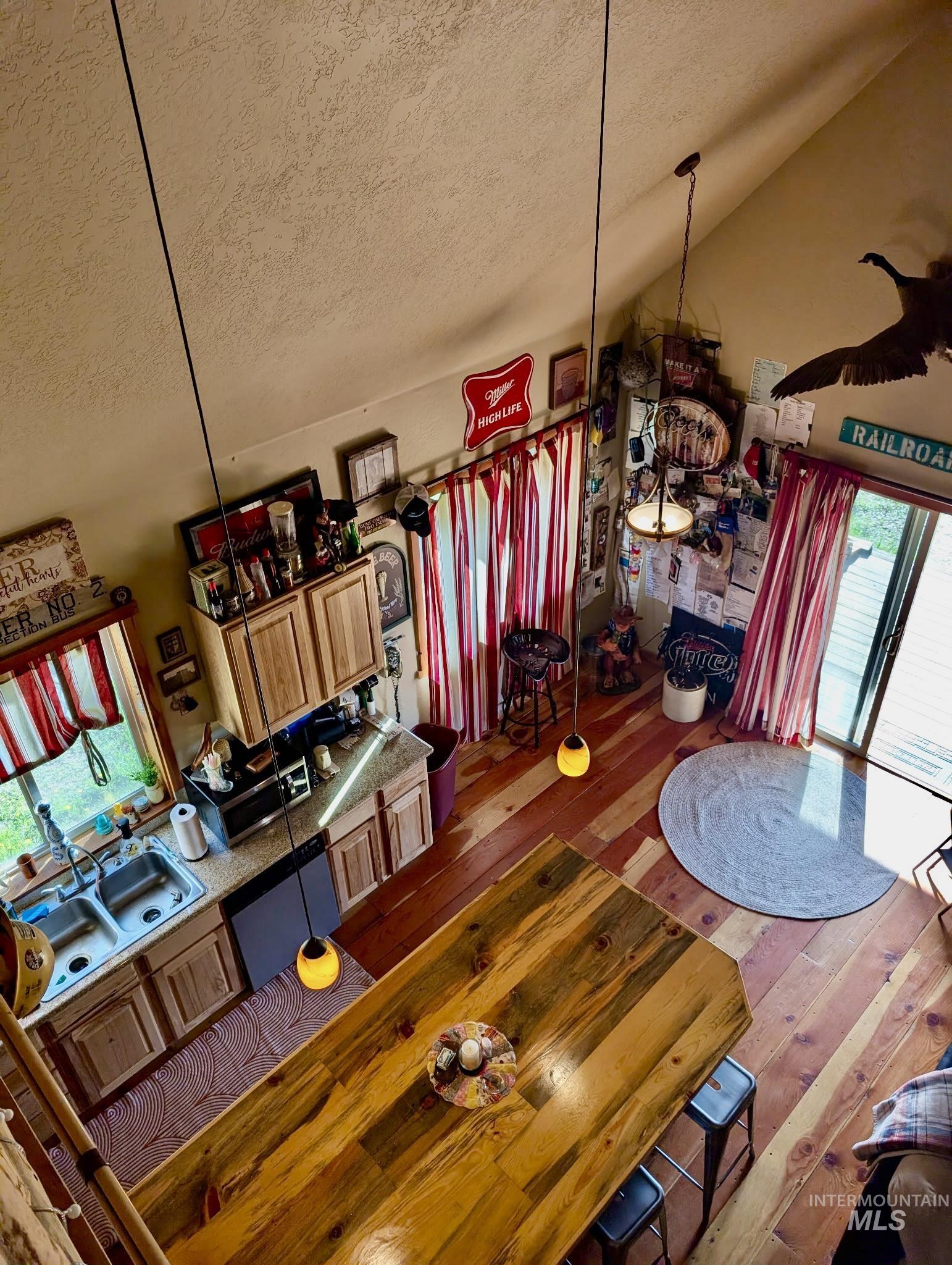 16 Skyline Ln, Garden Valley, Idaho 83622, 3 Bedrooms, 2 Bathrooms, Residential For Sale, Price $659,900, 98985923