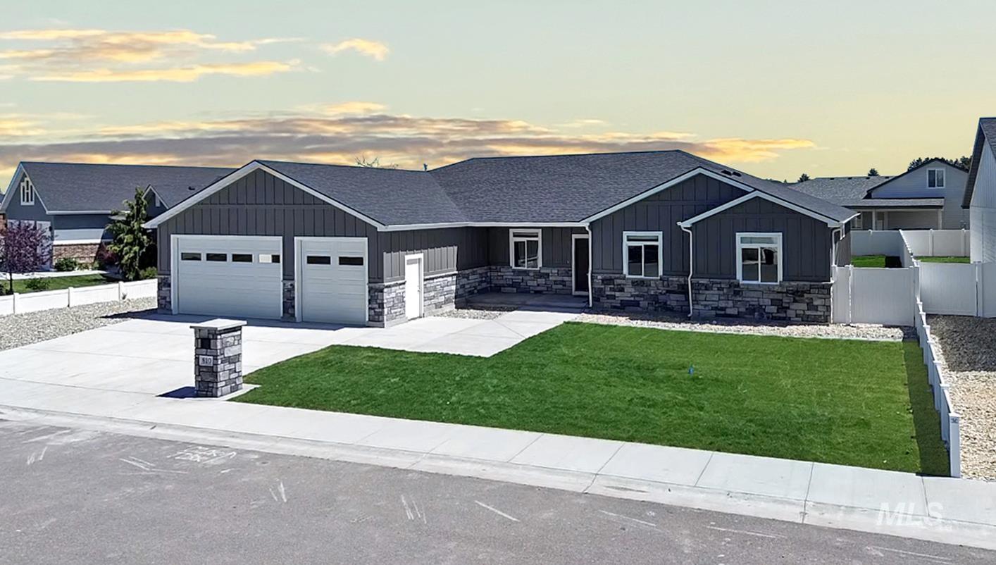 810 Snake River Drive, Heyburn, Idaho 83336, 4 Bedrooms, 3 Bathrooms, Residential For Sale, Price $609,999, 98985933