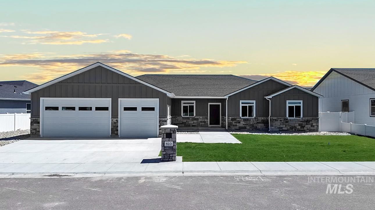 810 Snake River Drive, Heyburn, Idaho 83336, 4 Bedrooms, 3 Bathrooms, Residential For Sale, Price $609,999, 98985933