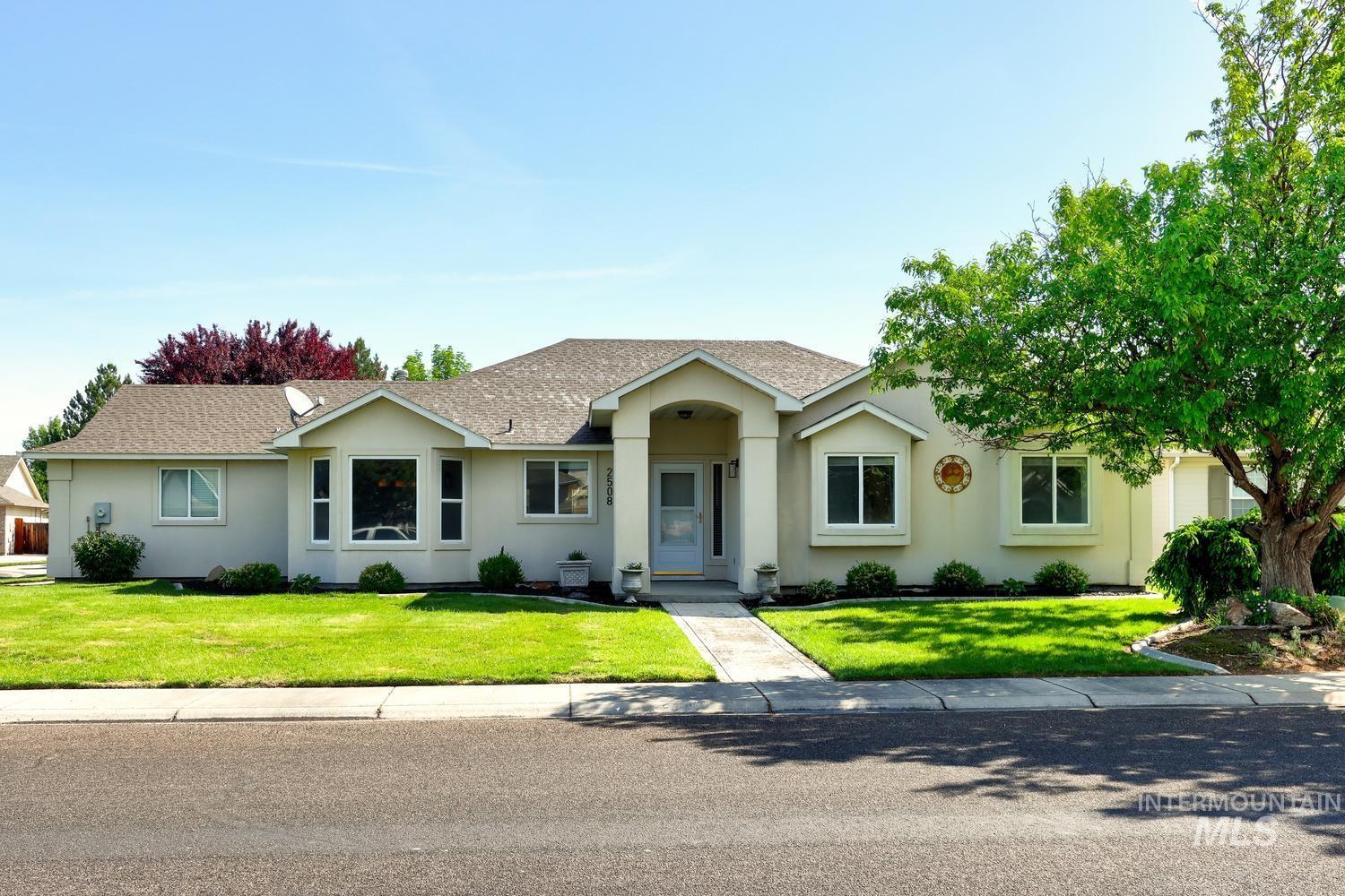 2508 S Chicago, Nampa, Idaho 83686, 3 Bedrooms, 2 Bathrooms, Residential For Sale, Price $415,000,MLS 98985934