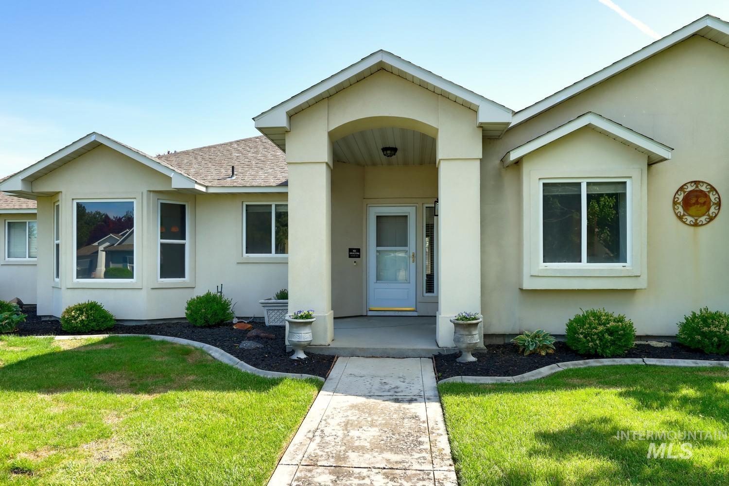 2508 S Chicago, Nampa, Idaho 83686, 3 Bedrooms, 2 Bathrooms, Residential For Sale, Price $415,000, 98985934