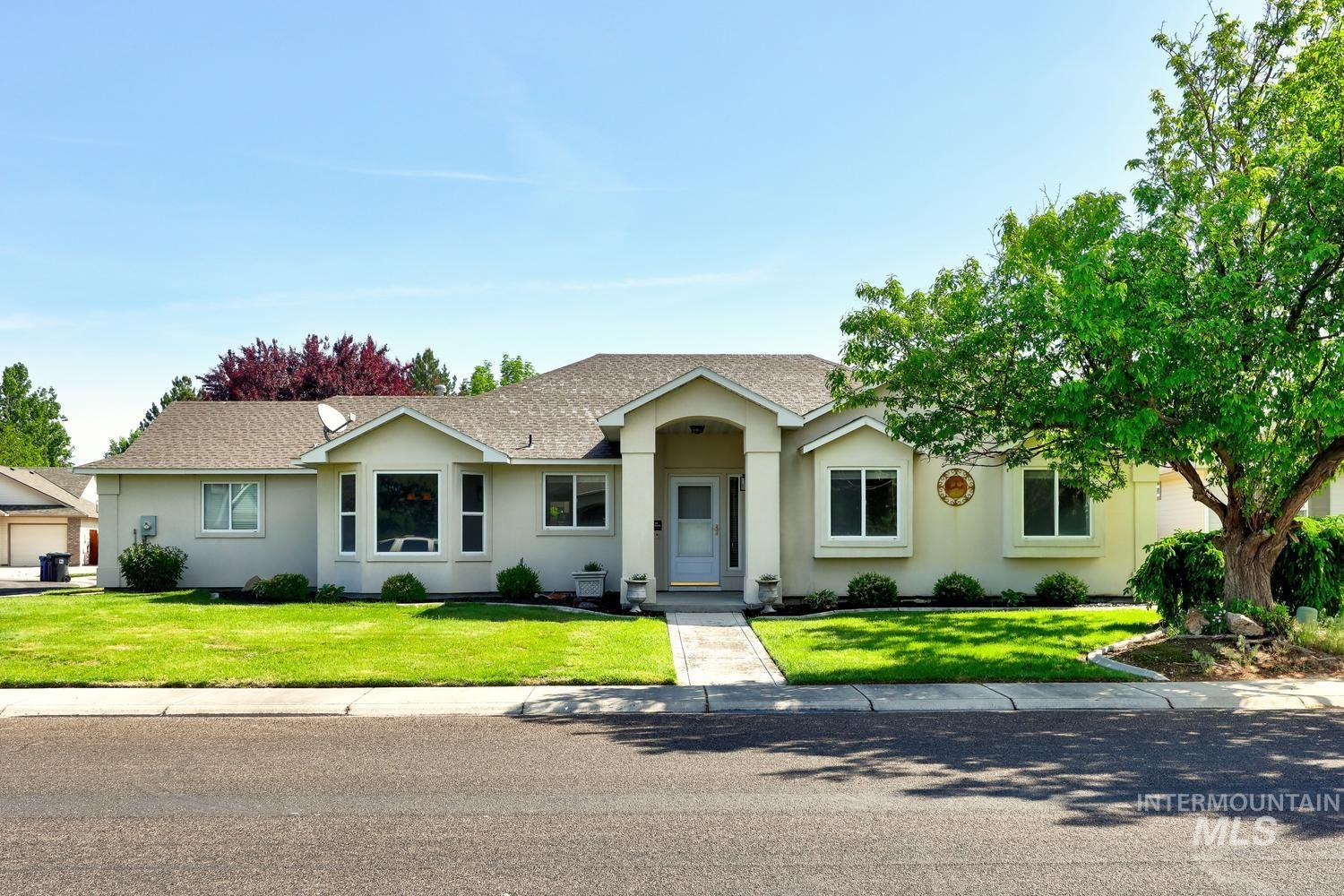 2508 S Chicago, Nampa, Idaho 83686, 3 Bedrooms, 2 Bathrooms, Residential For Sale, Price $415,000, 98985934