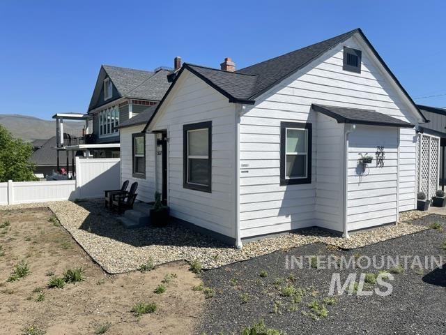527 26th, Lewiston, Idaho 83501, 2 Bedrooms, 1 Bathroom, Residential For Sale, Price $350,000,MLS 98985936