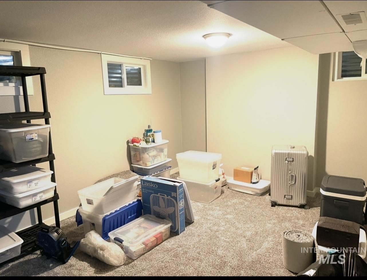 527 26th, Lewiston, Idaho 83501, 2 Bedrooms, 1 Bathroom, Residential For Sale, Price $350,000,MLS 98985936