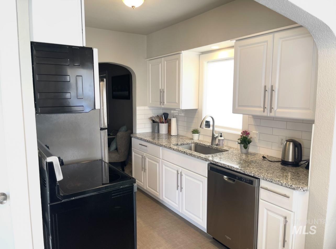 527 26th, Lewiston, Idaho 83501, 2 Bedrooms, 1 Bathroom, Residential For Sale, Price $350,000,MLS 98985936