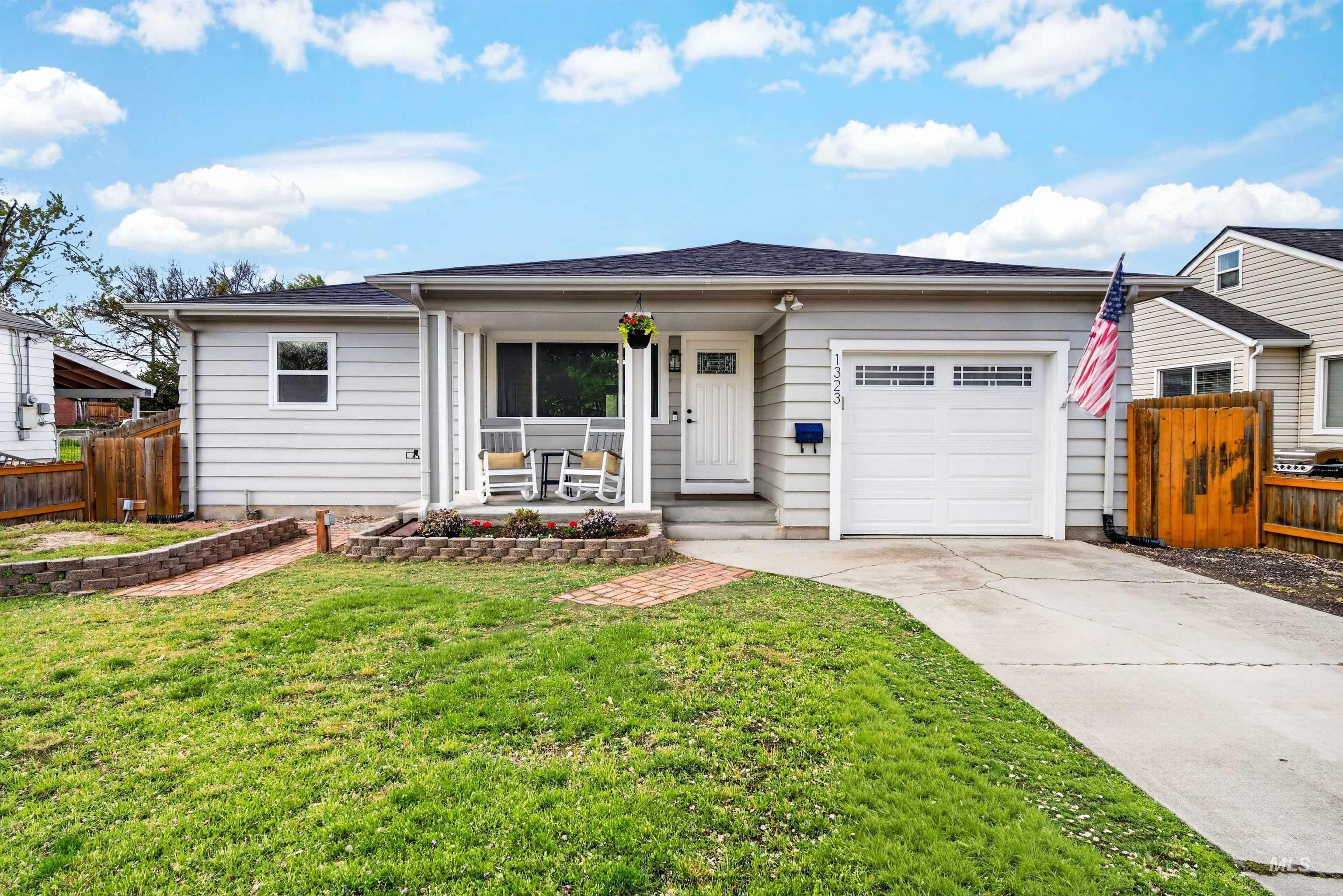 1323 S Vermont Avenue, Boise, Idaho 83706, 3 Bedrooms, 2 Bathrooms, Residential For Sale, Price $590,000,MLS 98985938