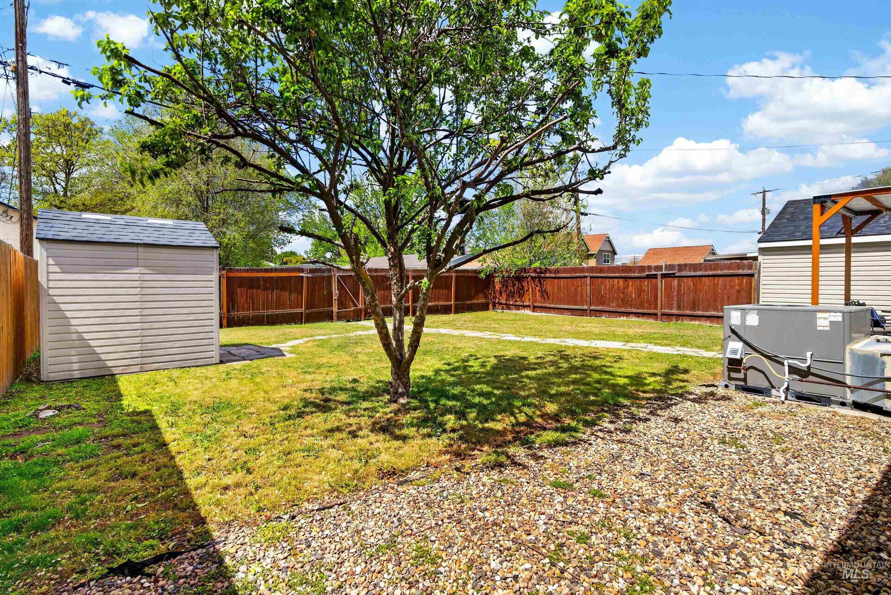 1323 S Vermont Avenue, Boise, Idaho 83706, 3 Bedrooms, 2 Bathrooms, Residential For Sale, Price $590,000, 98985938