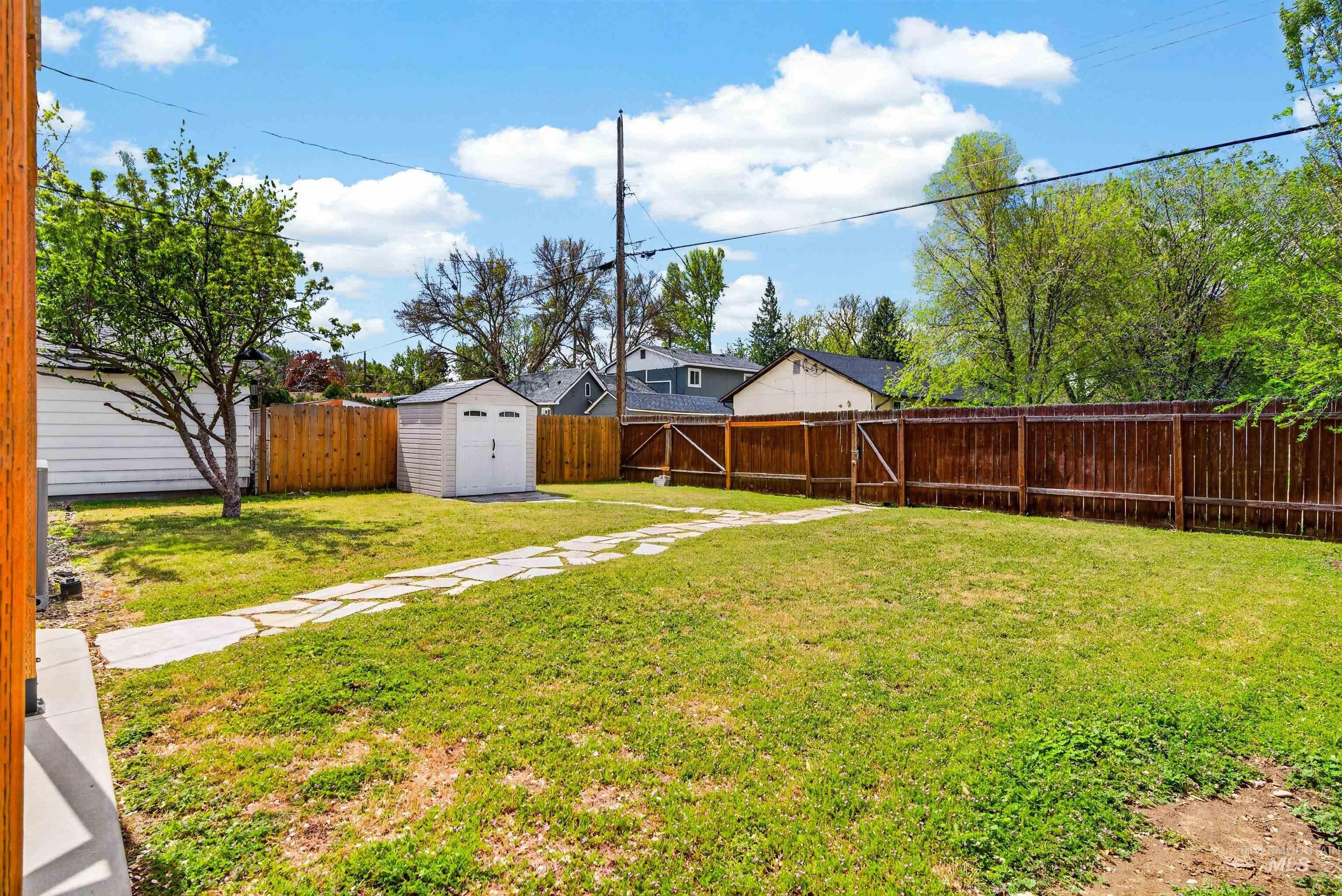 1323 S Vermont Avenue, Boise, Idaho 83706, 3 Bedrooms, 2 Bathrooms, Residential For Sale, Price $590,000, 98985938