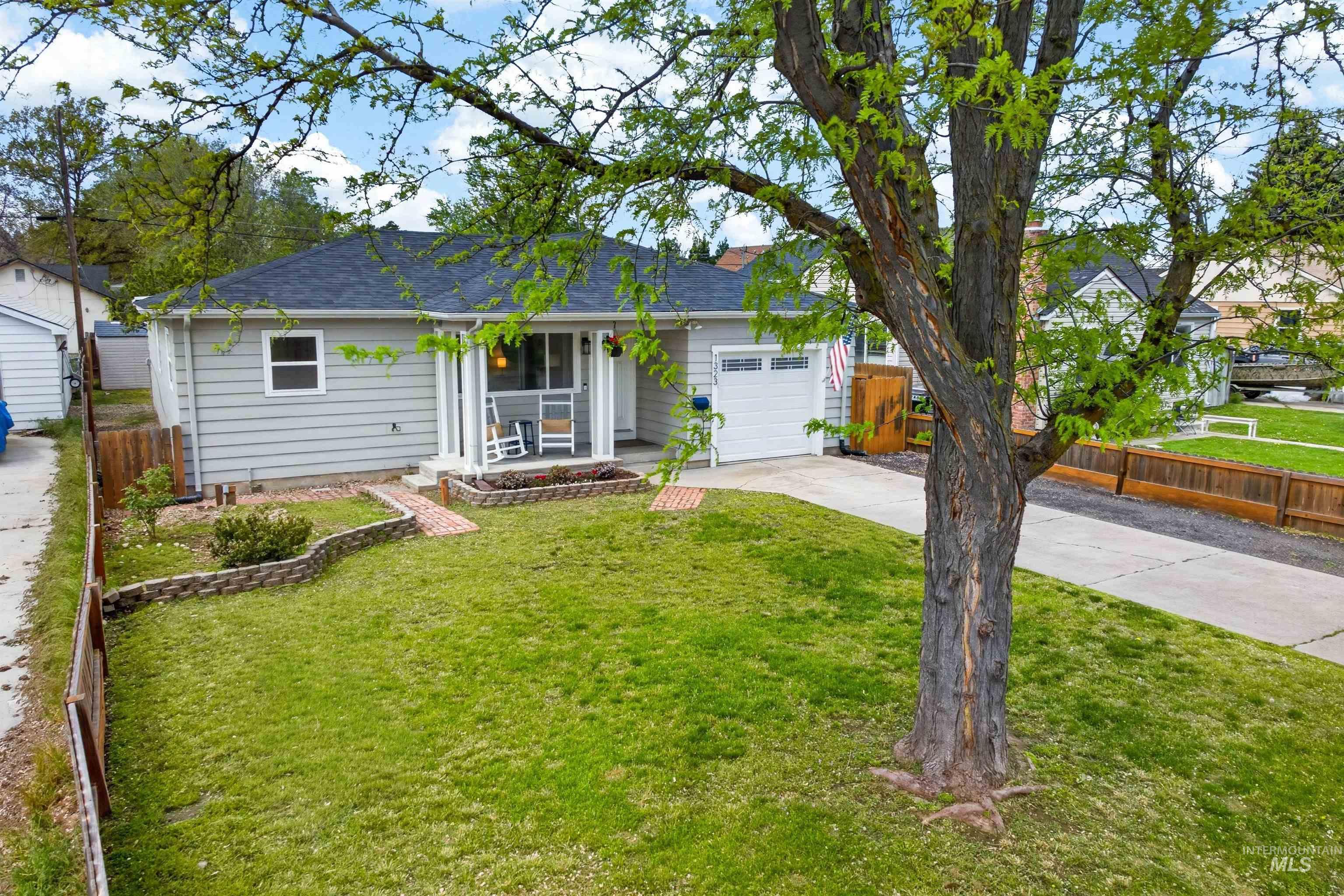 1323 S Vermont Avenue, Boise, Idaho 83706, 3 Bedrooms, 2 Bathrooms, Residential For Sale, Price $590,000, 98985938