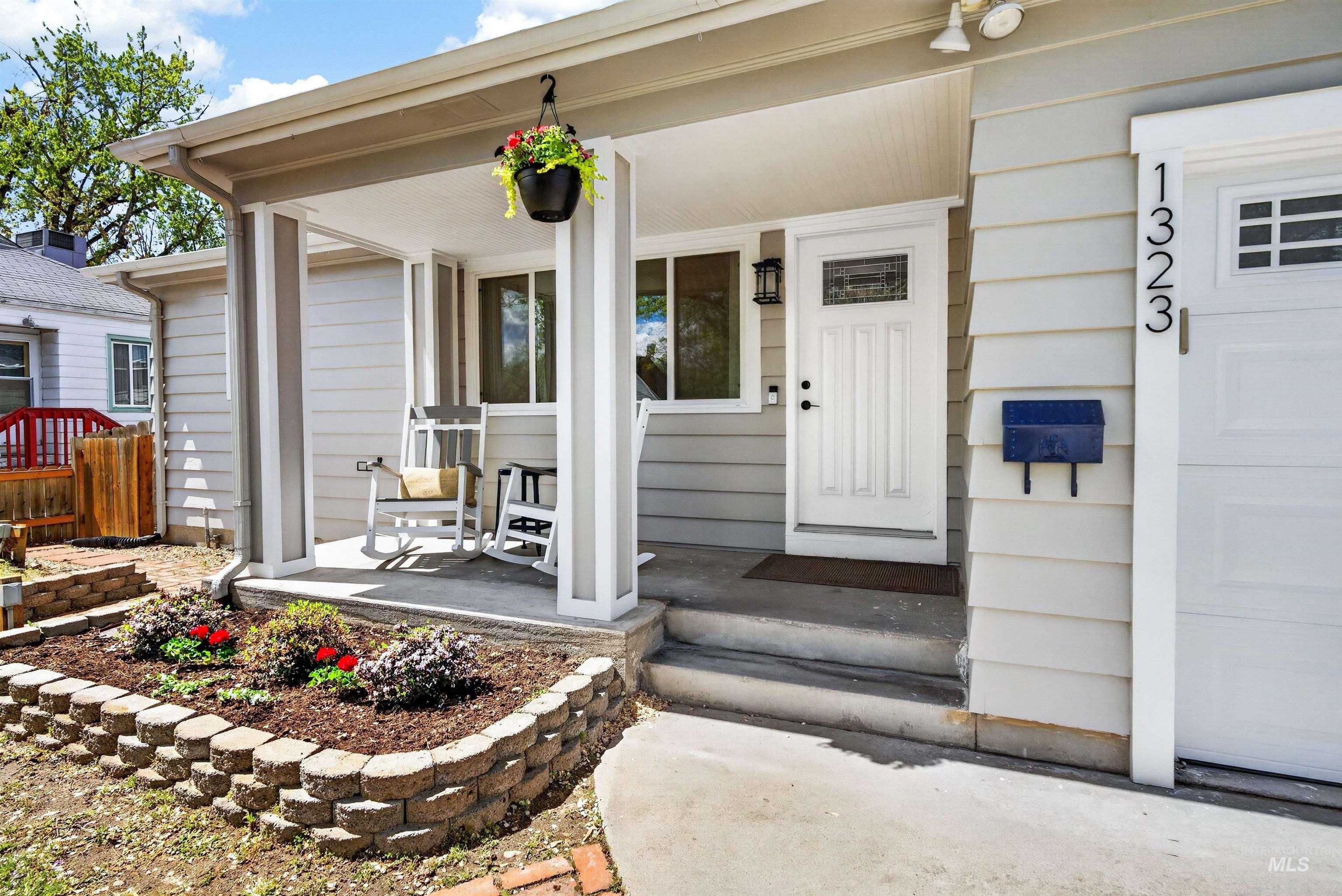 1323 S Vermont Avenue, Boise, Idaho 83706, 3 Bedrooms, 2 Bathrooms, Residential For Sale, Price $590,000, 98985938