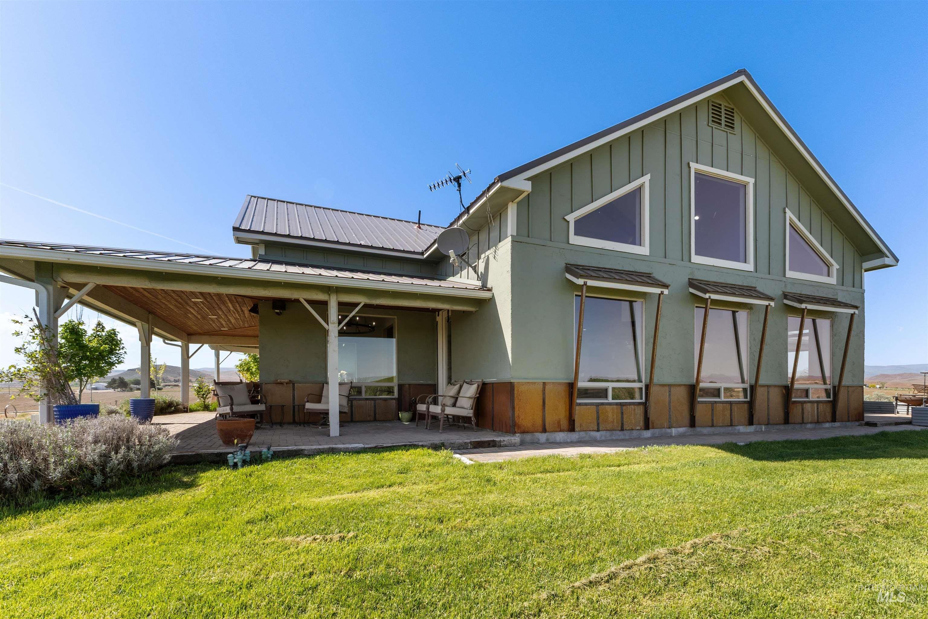 1030 Desert Glen Rd, Adrian, Oregon 97901, 4 Bedrooms, 3 Bathrooms, Residential For Sale, Price $1,777,000, 98985940