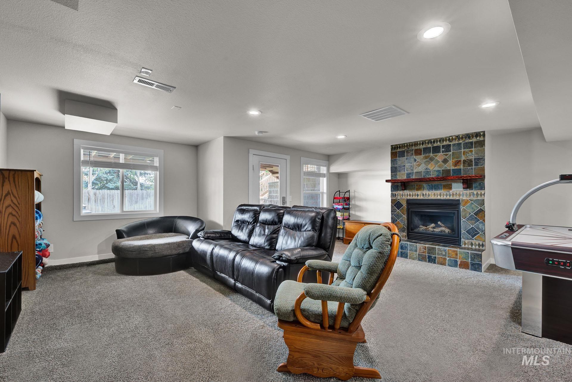 8089 S S Diego Way, Boise, Idaho 83709, 6 Bedrooms, 3.5 Bathrooms, Residential For Sale, Price $715,000,MLS 98985944
