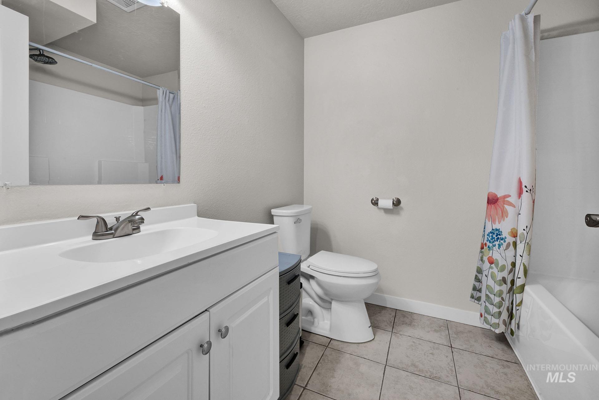 8089 S S Diego Way, Boise, Idaho 83709, 6 Bedrooms, 3.5 Bathrooms, Residential For Sale, Price $715,000,MLS 98985944