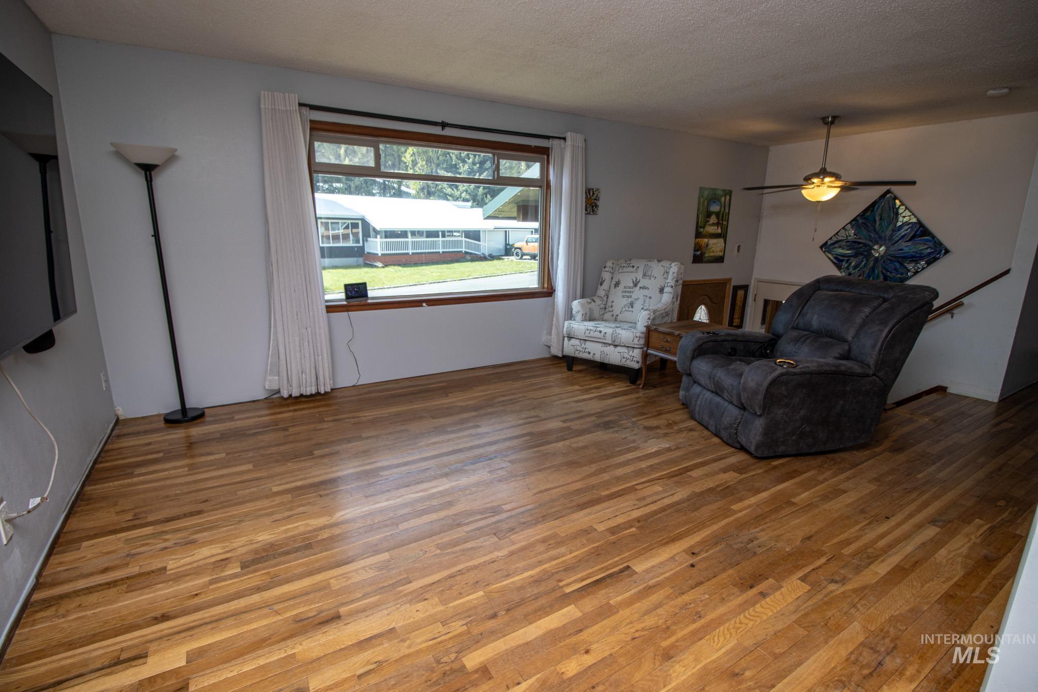 132 Timberline Dr, Pierce, Idaho 83546, 3 Bedrooms, 2 Bathrooms, Residential For Sale, Price $275,000,MLS 98985946