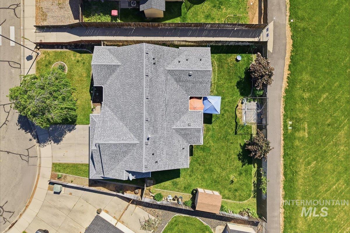 1061 E Hunter Dr, Meridian, Idaho 83646, 3 Bedrooms, 2 Bathrooms, Residential For Sale, Price $424,900,MLS 98985947