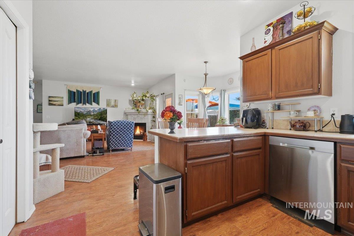 1061 E Hunter Dr, Meridian, Idaho 83646, 3 Bedrooms, 2 Bathrooms, Residential For Sale, Price $424,900,MLS 98985947