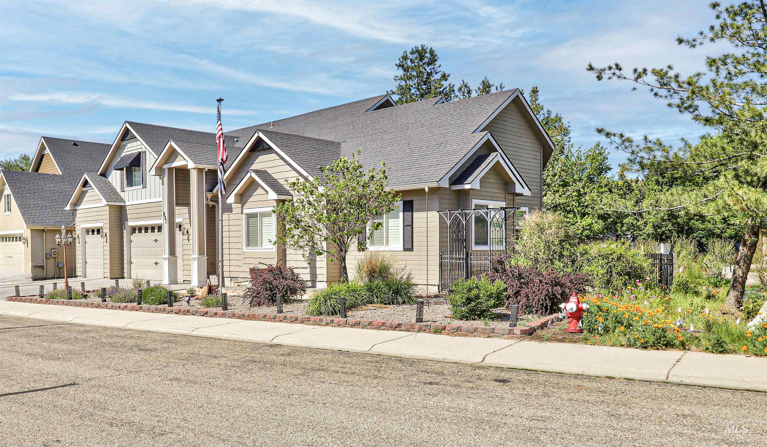 892 S Capitola Way, Boise, Idaho 83712, 3 Bedrooms, 4 Bathrooms, Residential For Sale, Price $899,999,MLS 98985948
