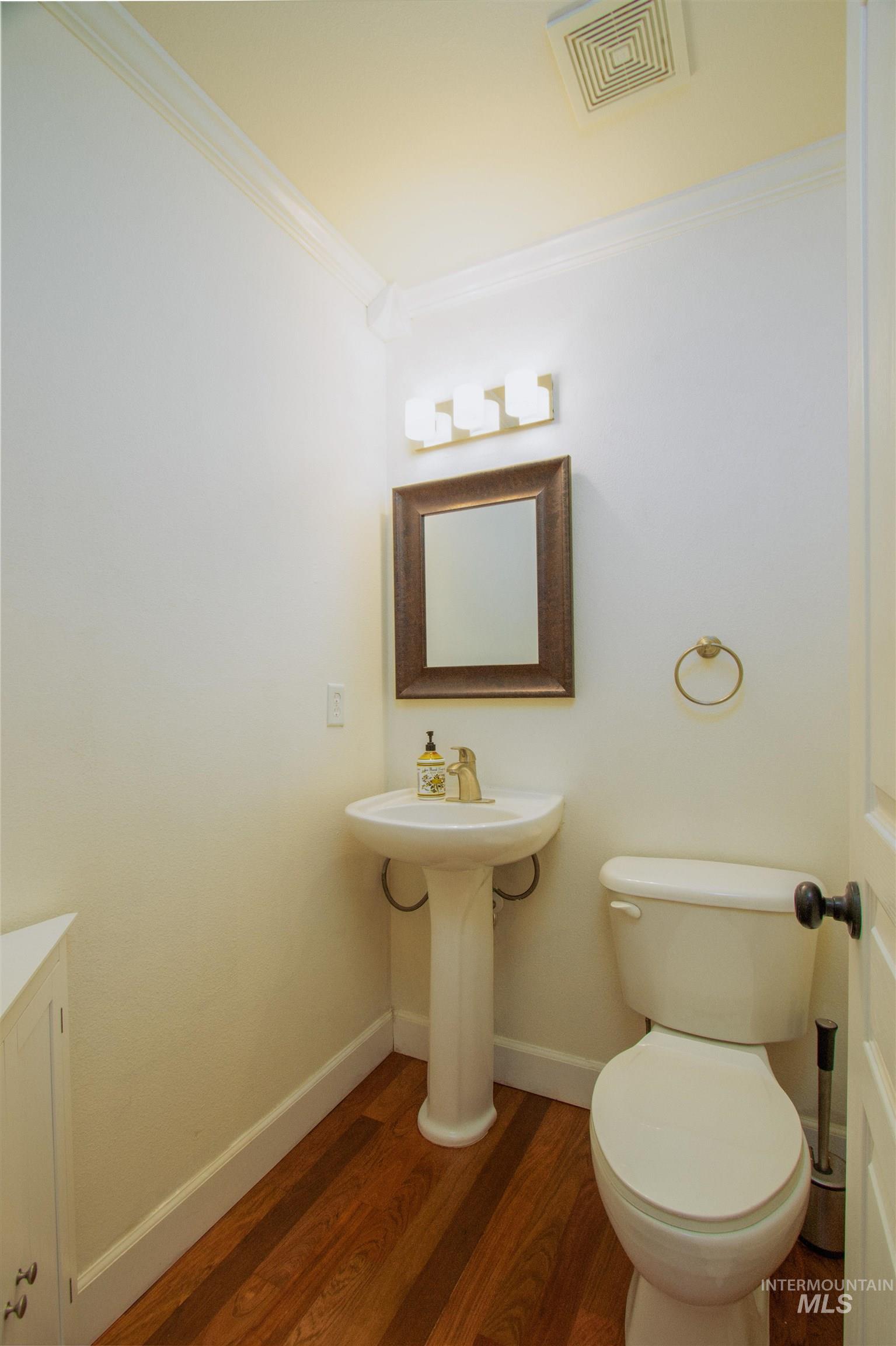 892 S Capitola Way, Boise, Idaho 83712, 3 Bedrooms, 4 Bathrooms, Residential For Sale, Price $899,999,MLS 98985948