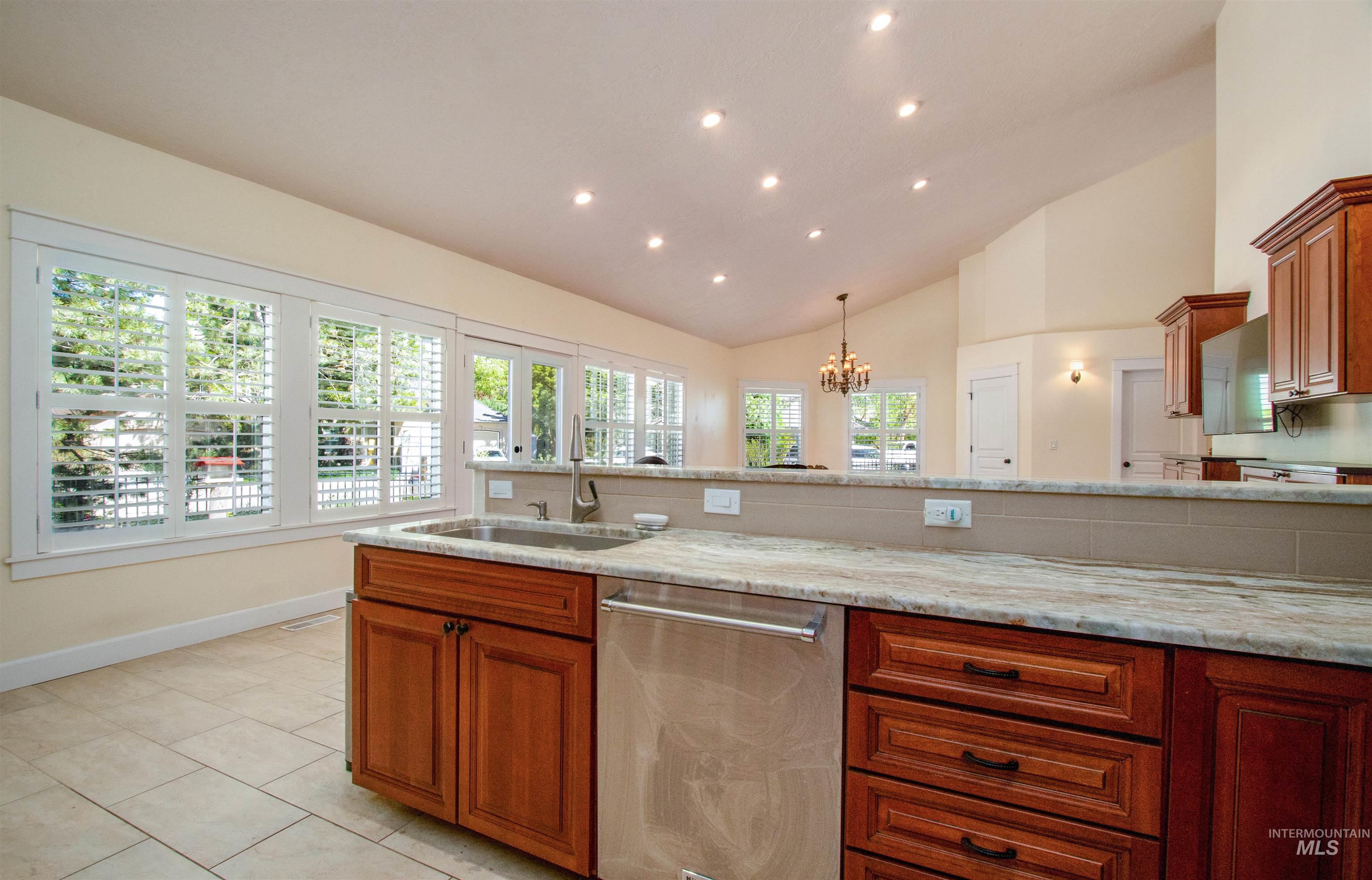 892 S Capitola Way, Boise, Idaho 83712, 3 Bedrooms, 4 Bathrooms, Residential For Sale, Price $899,999,MLS 98985948
