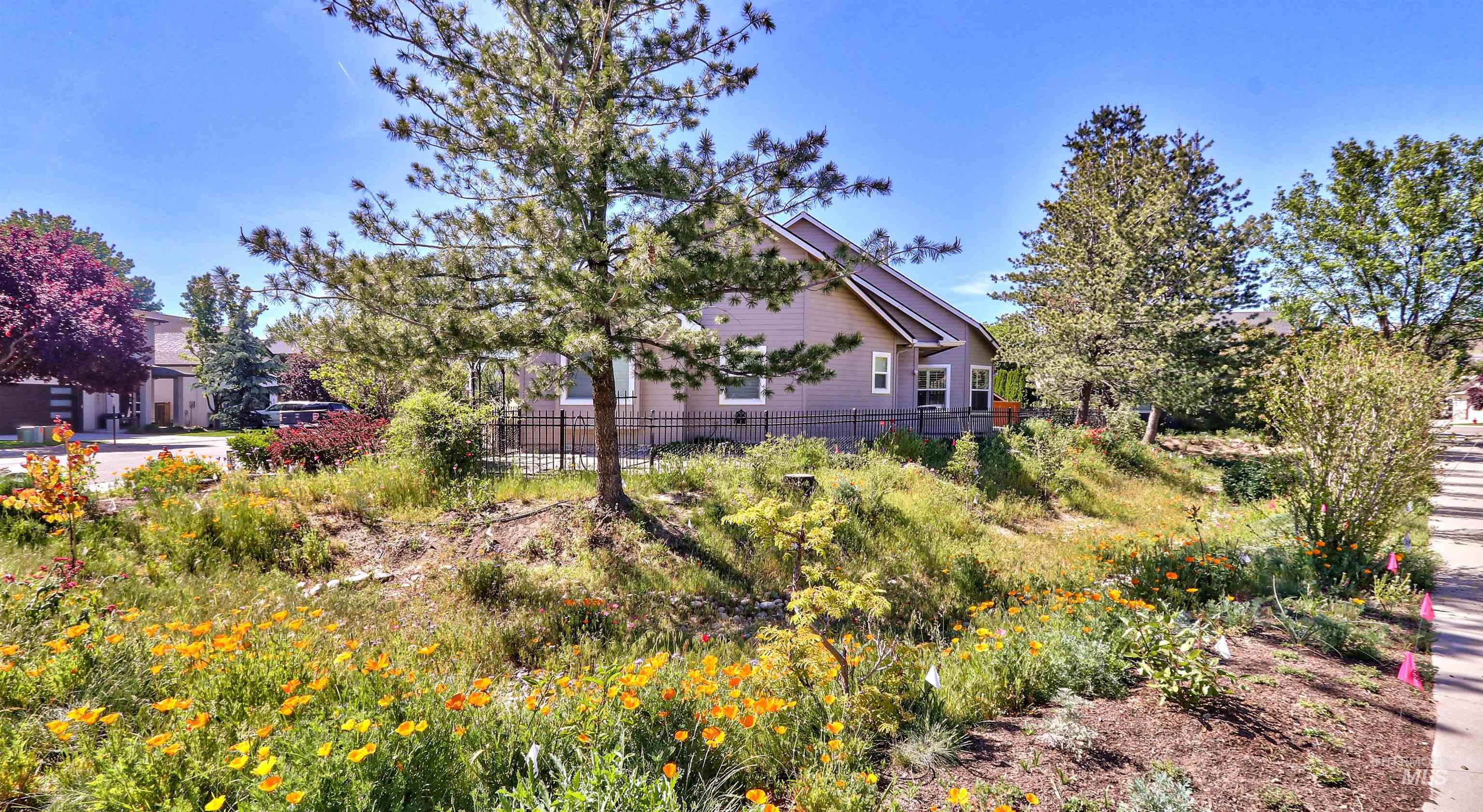 892 S Capitola Way, Boise, Idaho 83712, 3 Bedrooms, 4 Bathrooms, Residential For Sale, Price $899,999,MLS 98985948