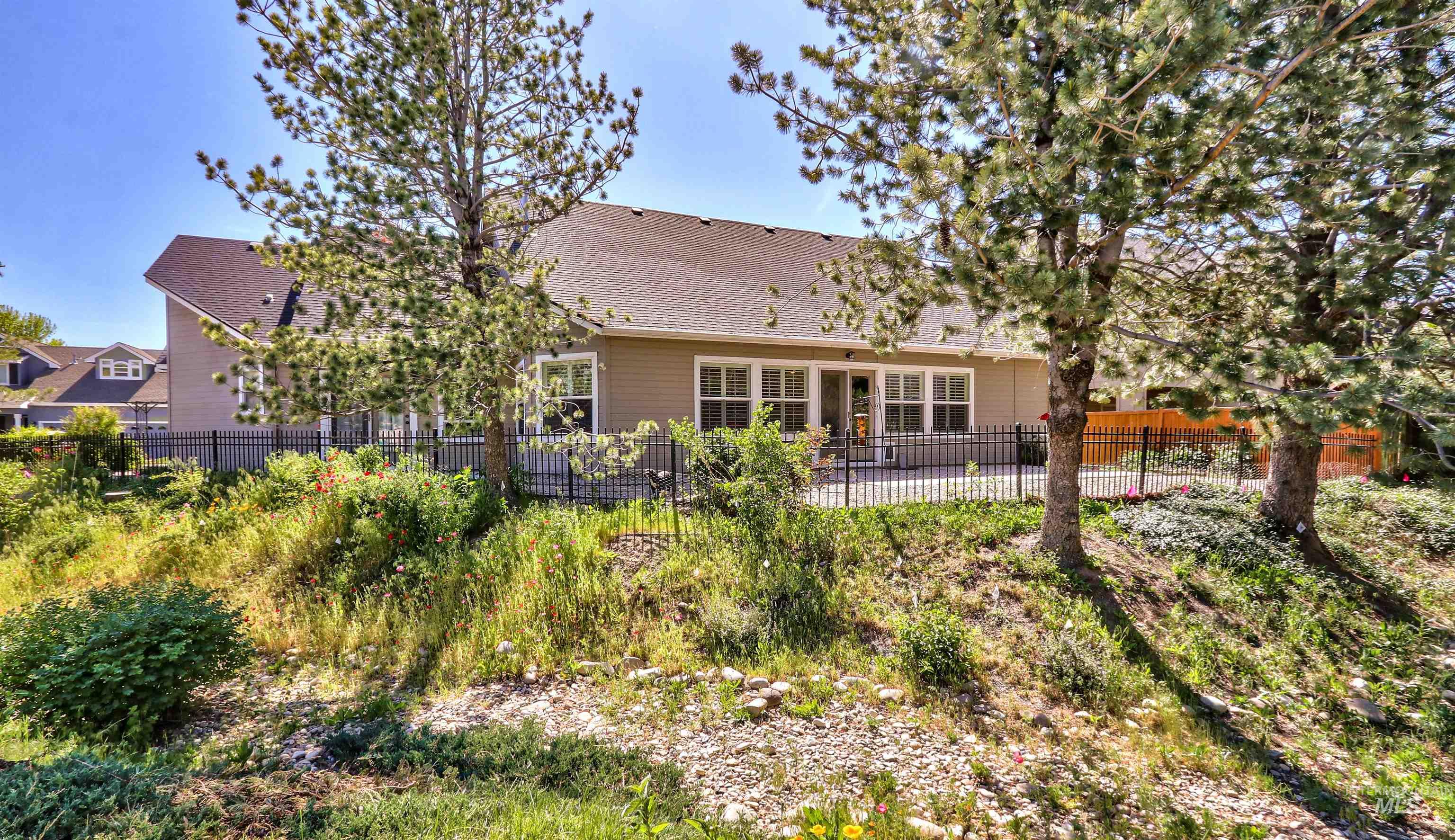 892 S Capitola Way, Boise, Idaho 83712, 3 Bedrooms, 4 Bathrooms, Residential For Sale, Price $899,999,MLS 98985948