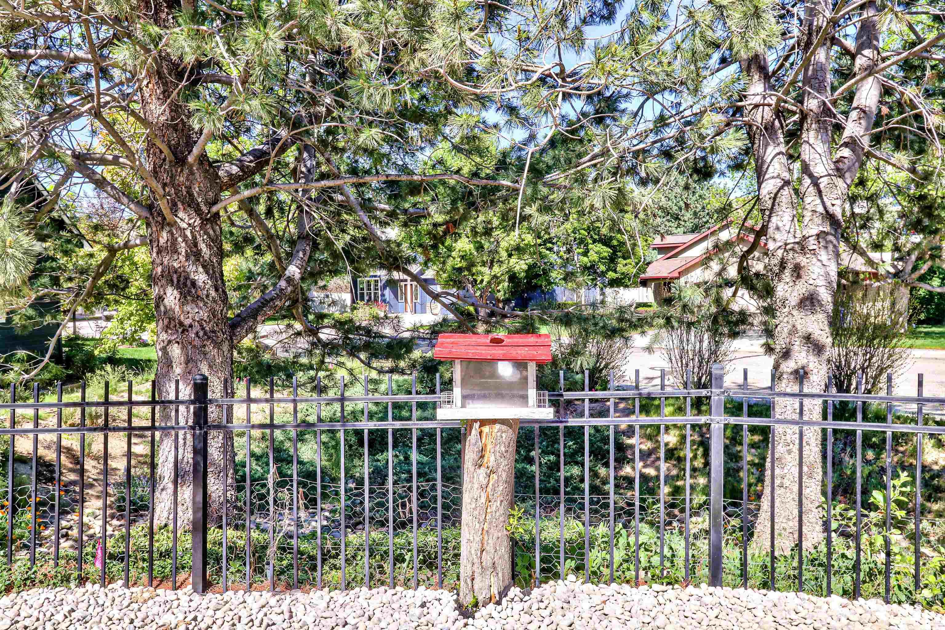 892 S Capitola Way, Boise, Idaho 83712, 3 Bedrooms, 4 Bathrooms, Residential For Sale, Price $899,999,MLS 98985948